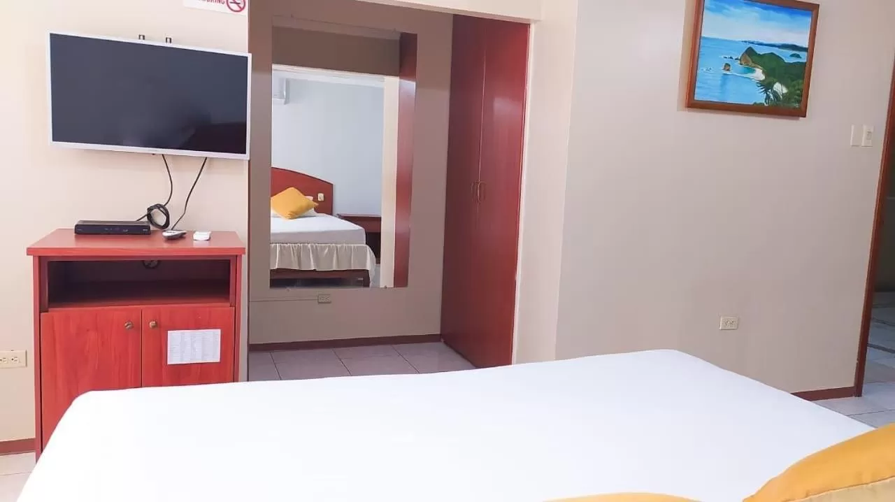 TV/Entertainment Center in Grand Hotel Machala