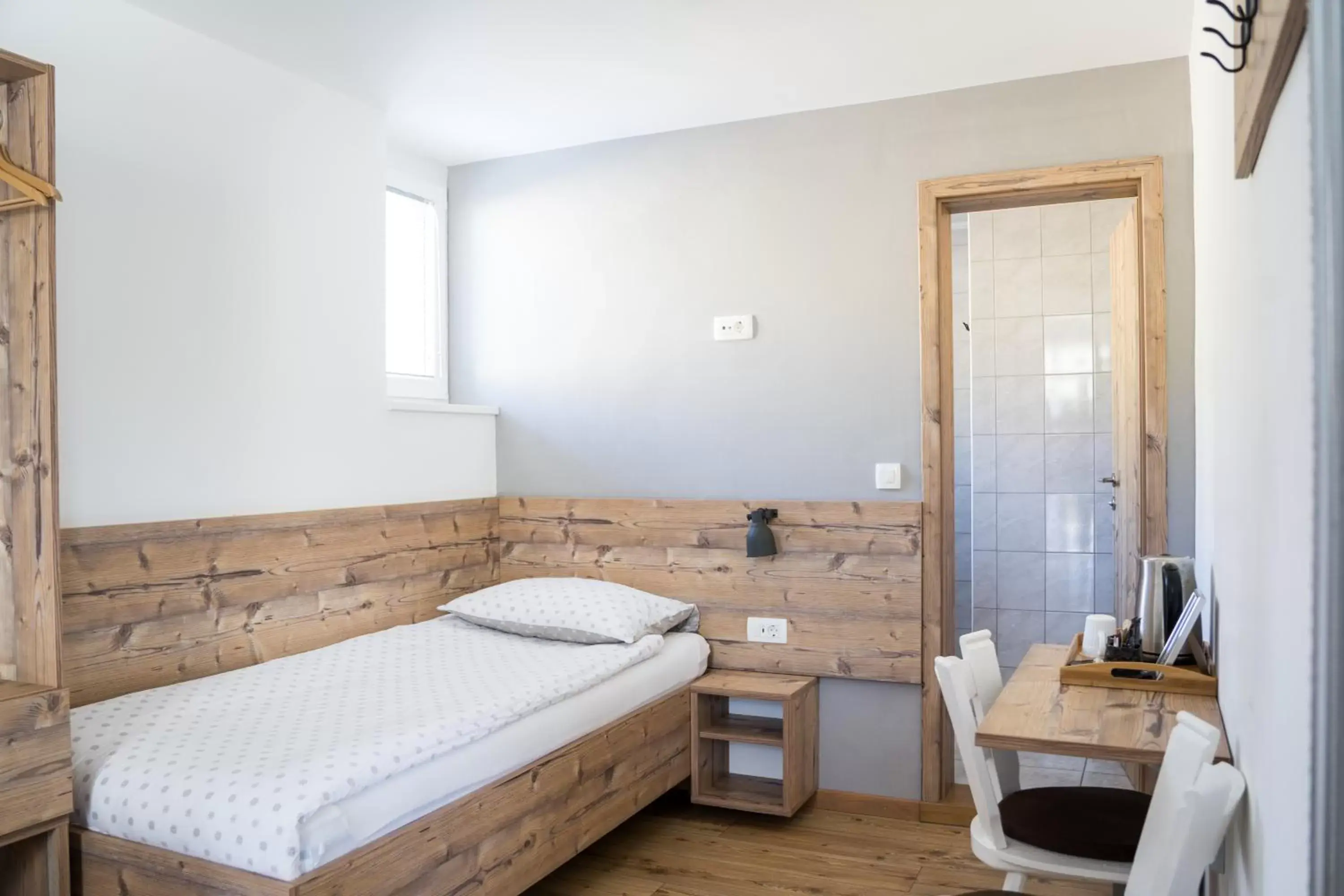 Twin Room - single occupancy in Hiša Poljana Rooms Twin Room - single occupancy in Hiša Poljana Rooms