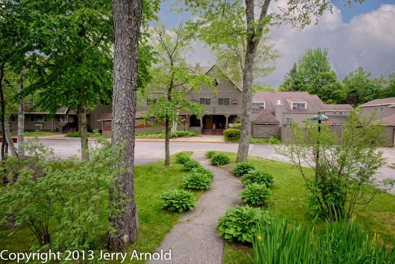 Facade/entrance in Snowy Owl Inn
