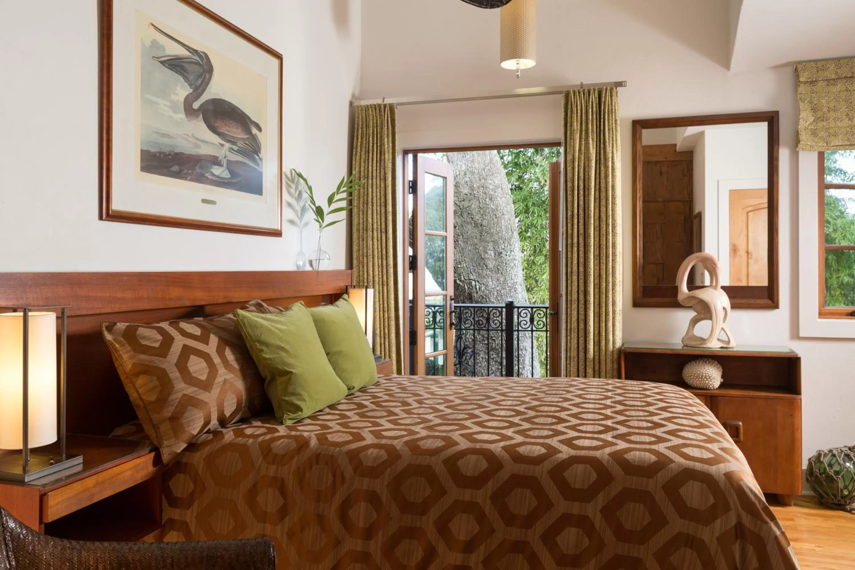 Bed in Black Dolphin Inn