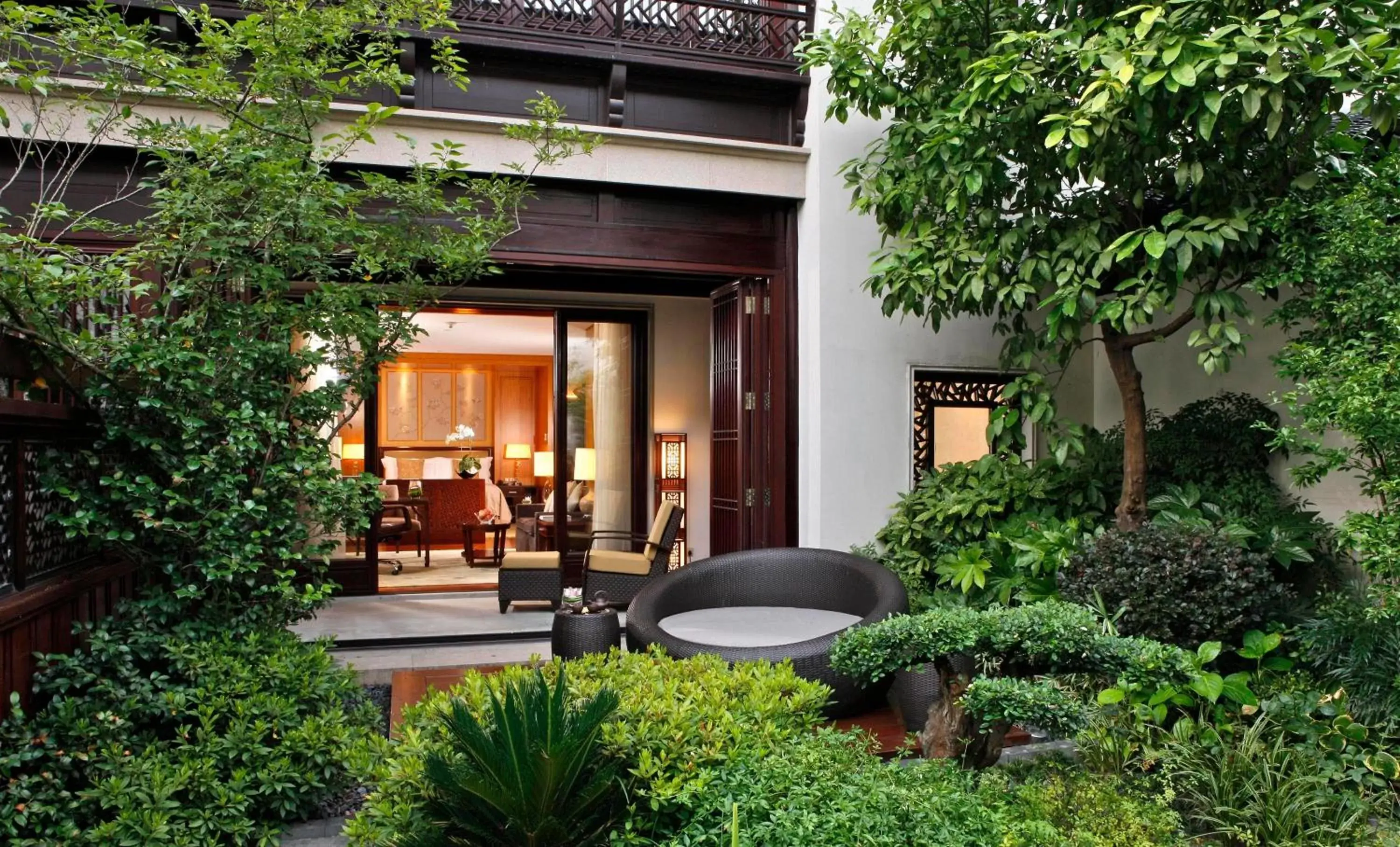 Garden Terrace Twin Room in Four Seasons Hotel Hangzhou at West Lake Garden Terrace Twin Room in Four Seasons Hotel Hangzhou at West Lake