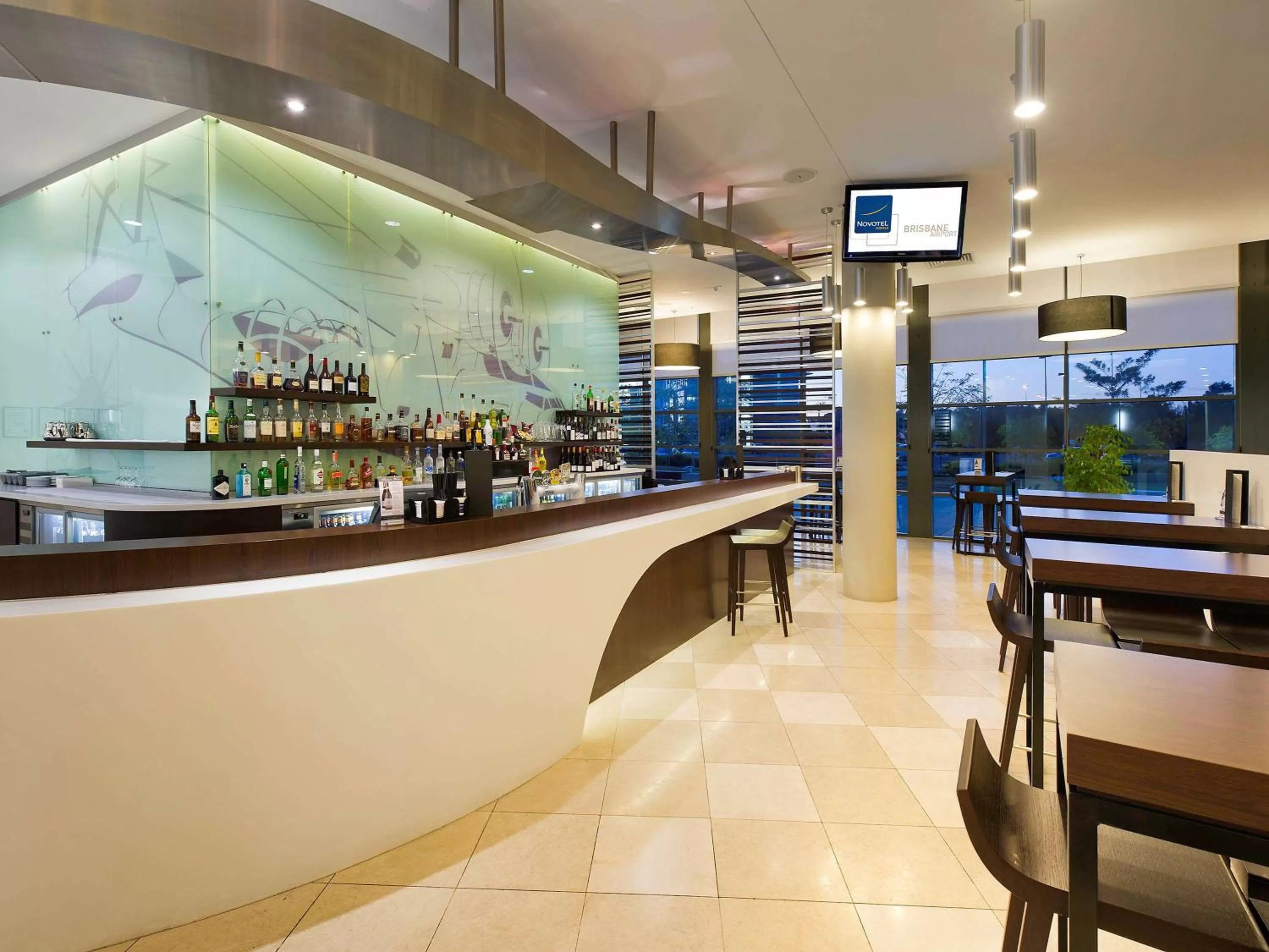 Restaurant/places to eat in Novotel Brisbane Airport