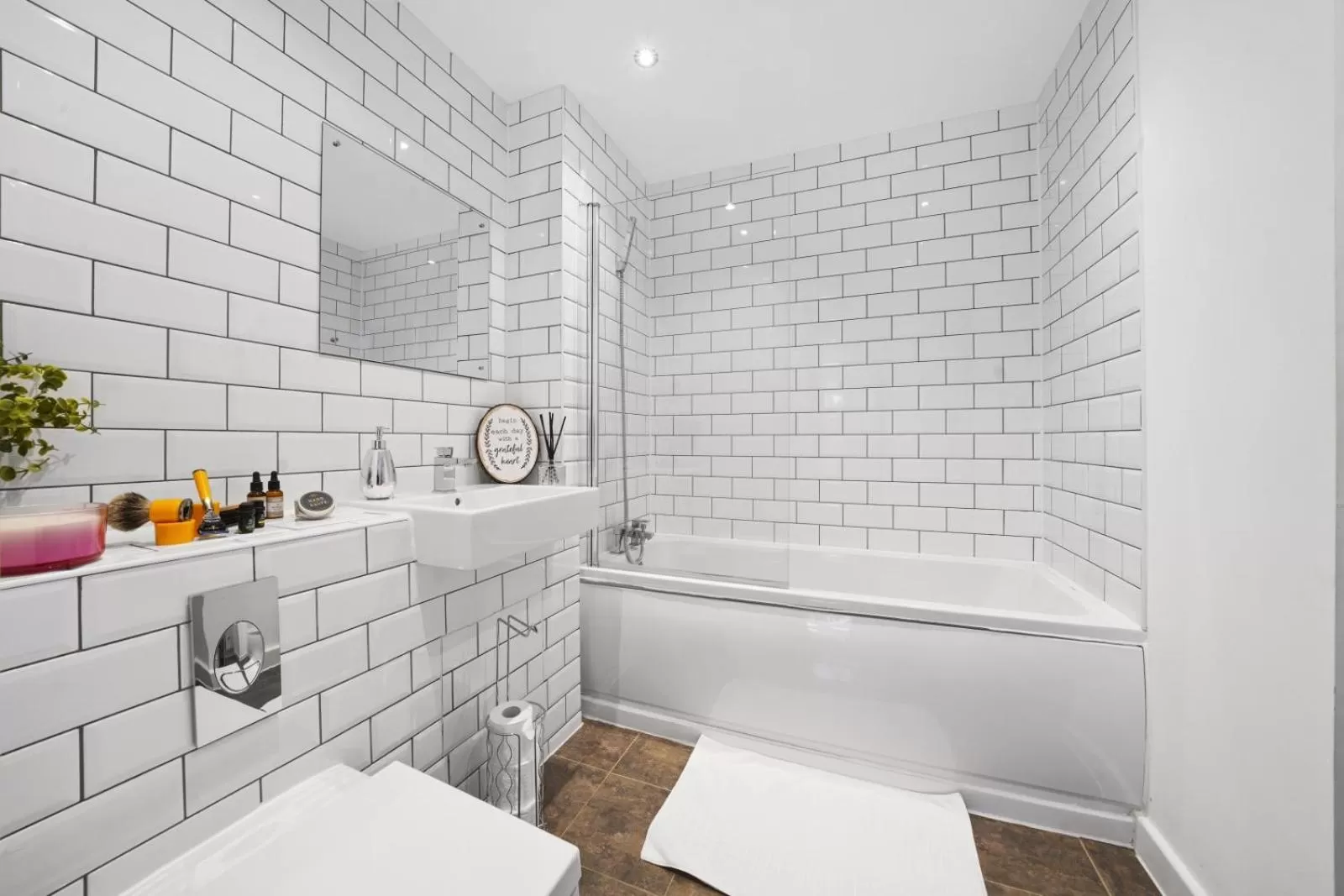 Shower, Bathroom in Onyx O2 Arena Brindley Place Broad Street Large Spacious Apartment