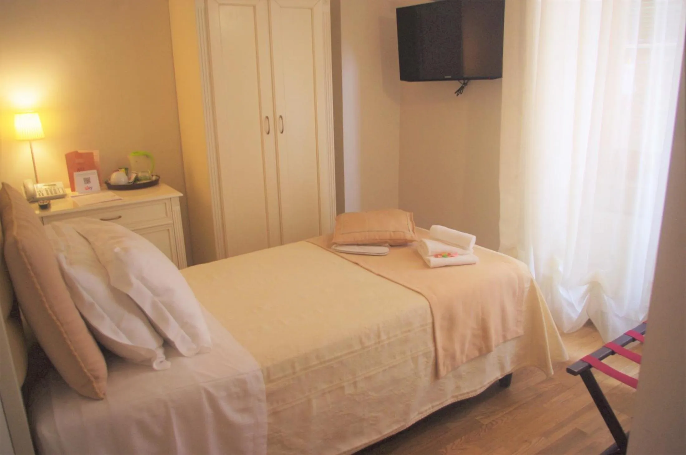 Bed in Hotel Volterra In Superior