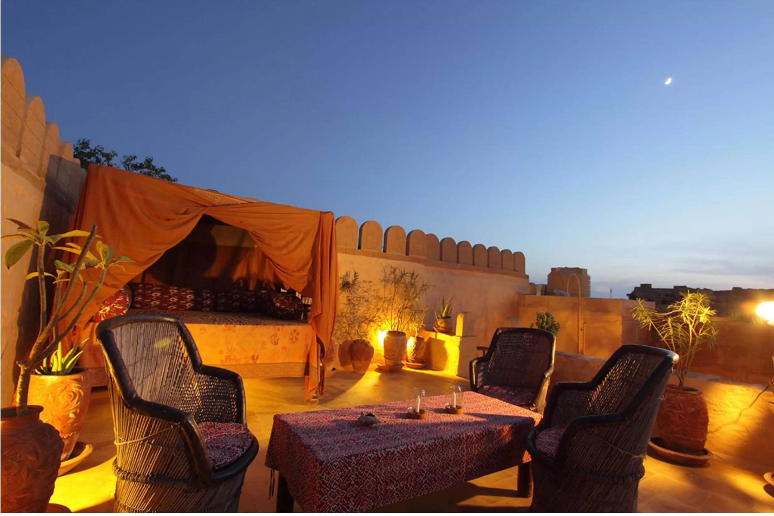 Restaurant/places to eat in Killa Bhawan