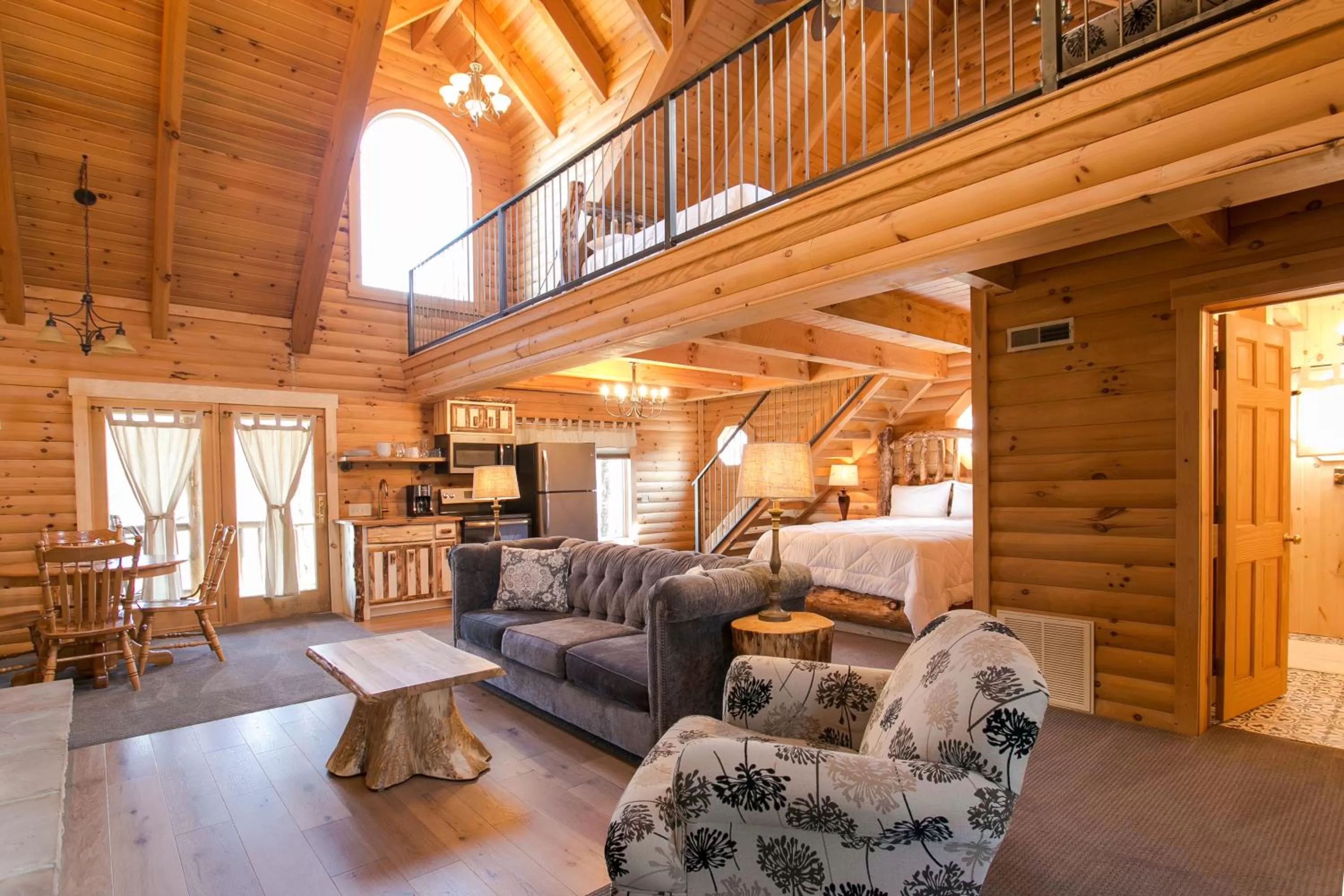 Living room, Seating Area in Coblentz Country Lodge by Amish Country Lodging