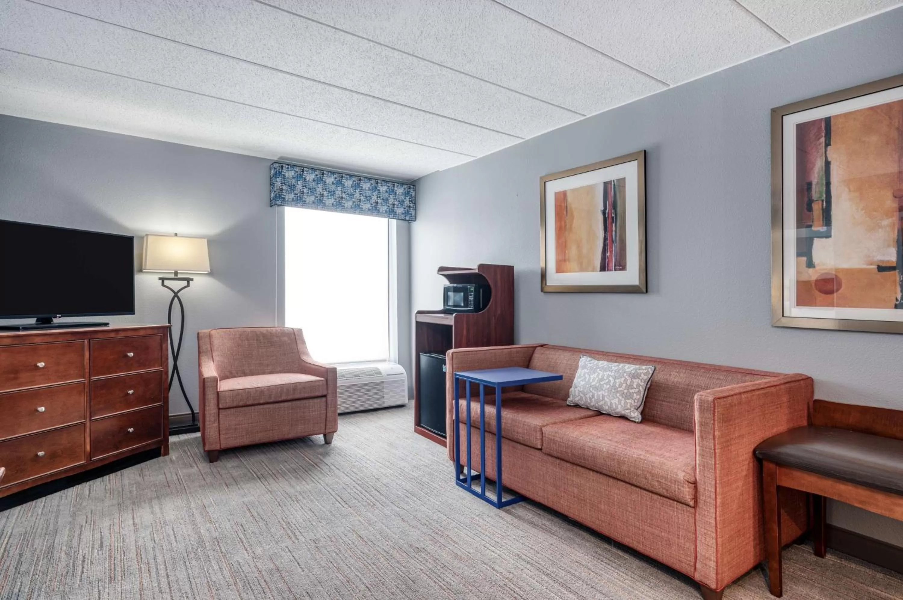 Living room in Hampton Inn Baltimore/White Marsh