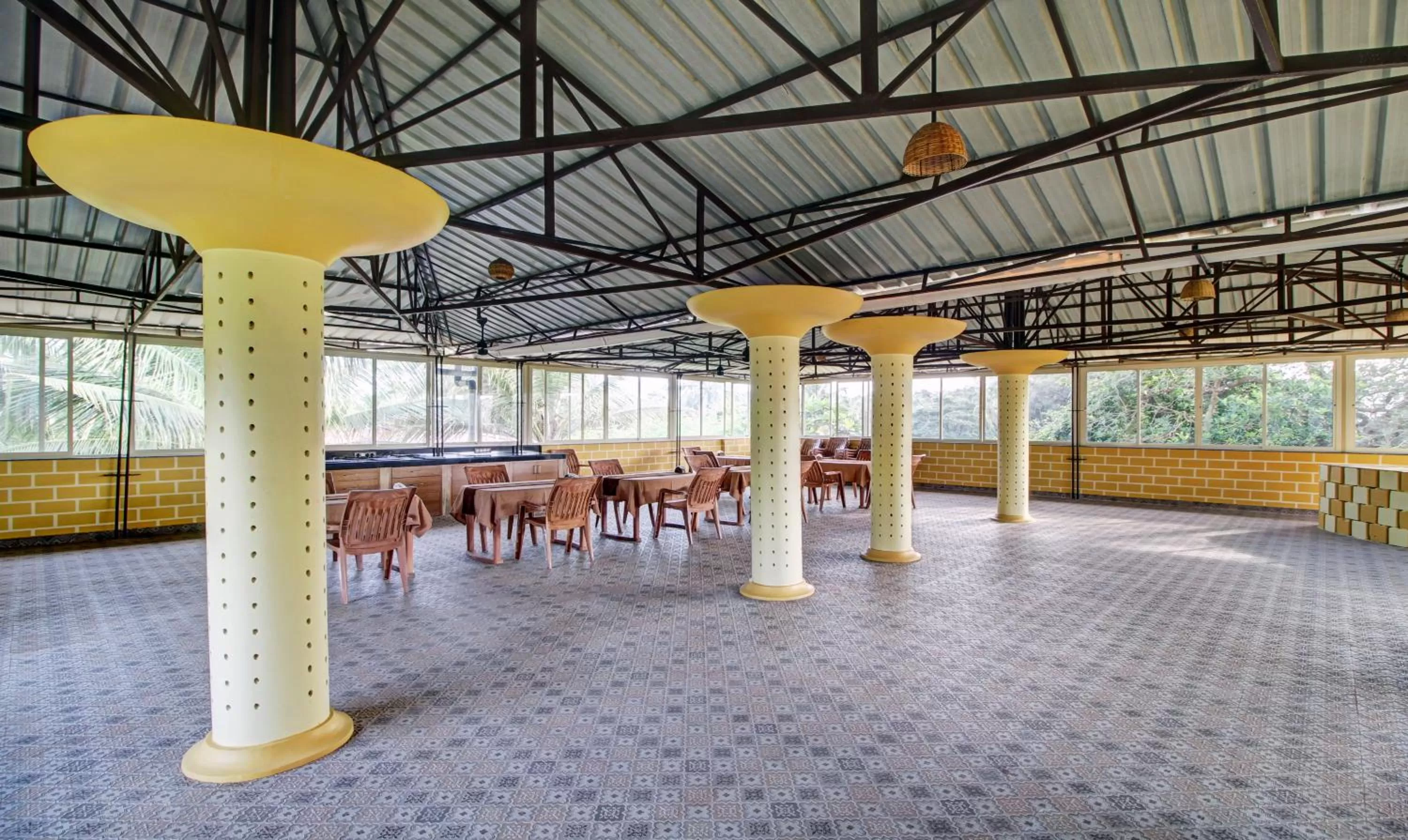 Restaurant/places to eat in Treebo Majestic Palms, 2 Km From Colva Beach