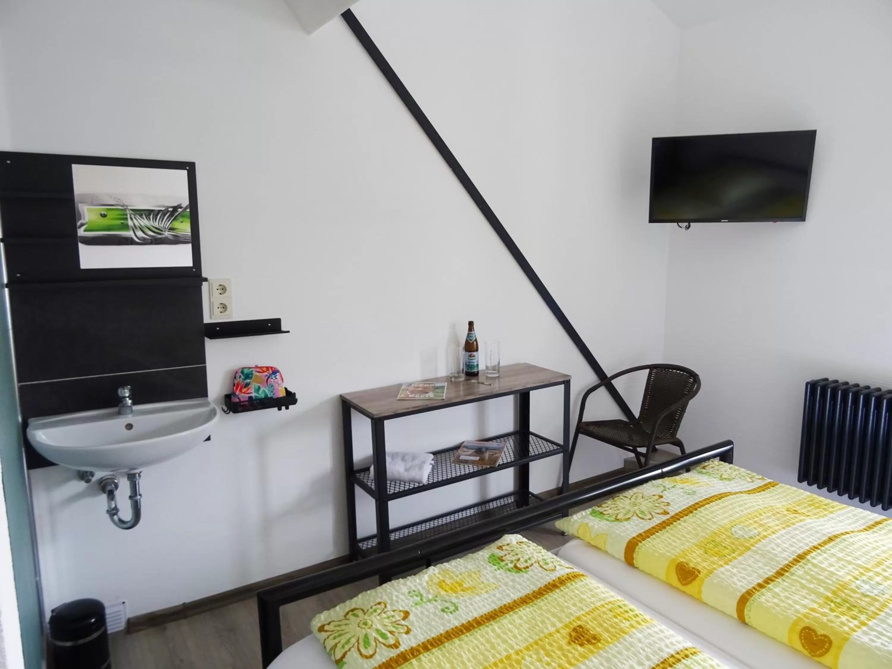 Bathroom, Bed in Eventhotel Ö - Cappuccino