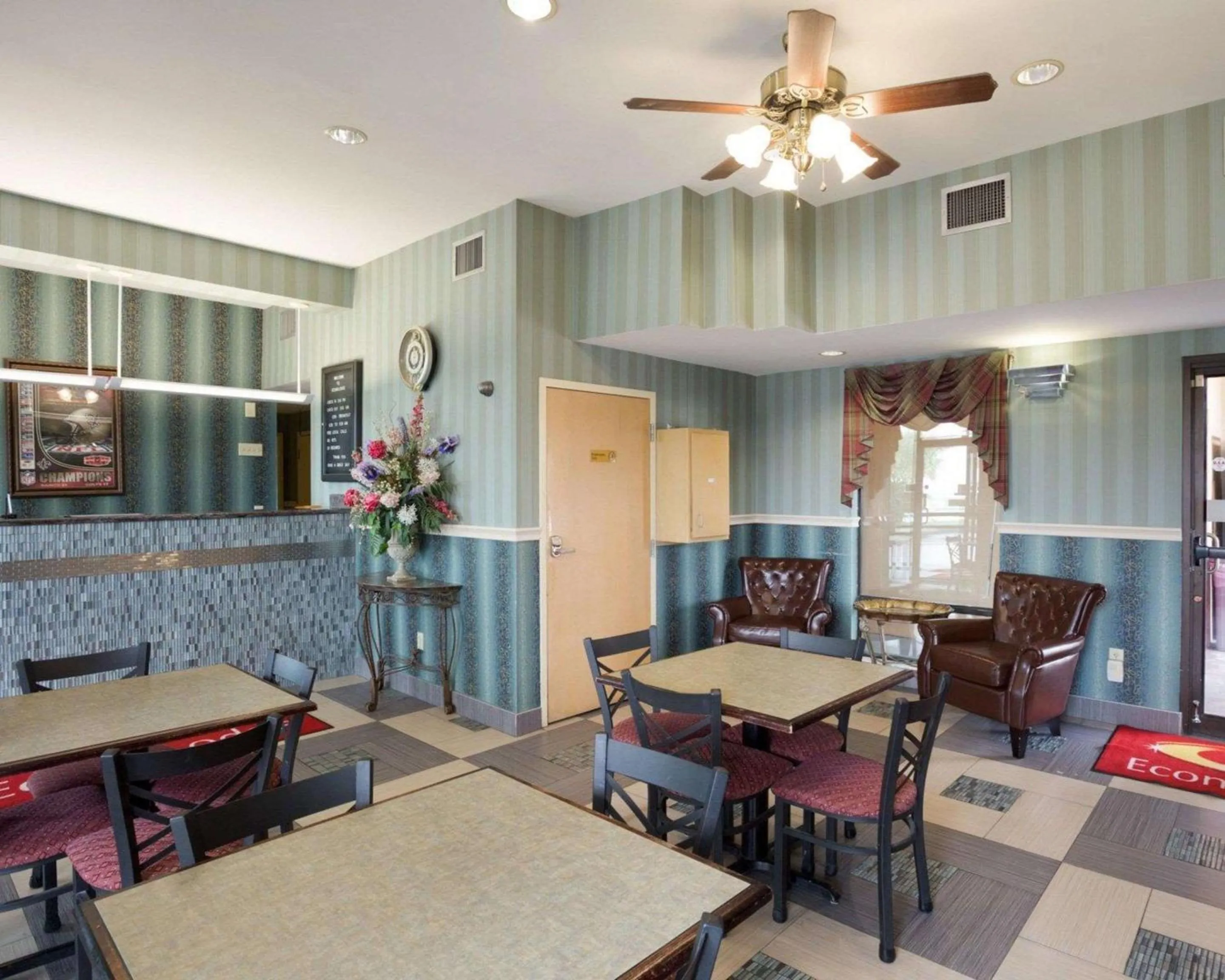 Restaurant/places to eat in Rodeway Inn & Suites New Orleans Gentilly