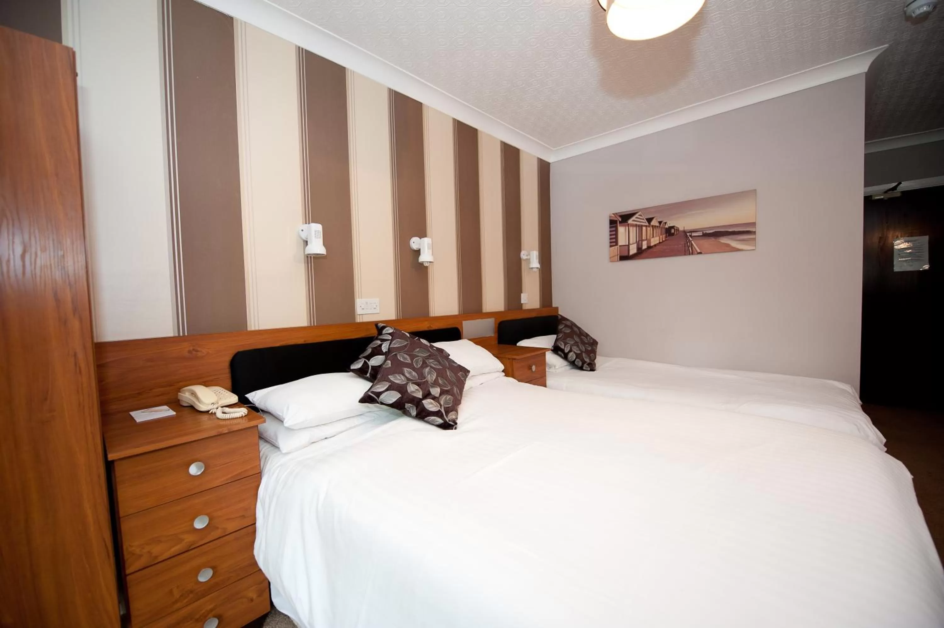 Bed in Suncliff Hotel - OCEANA COLLECTION