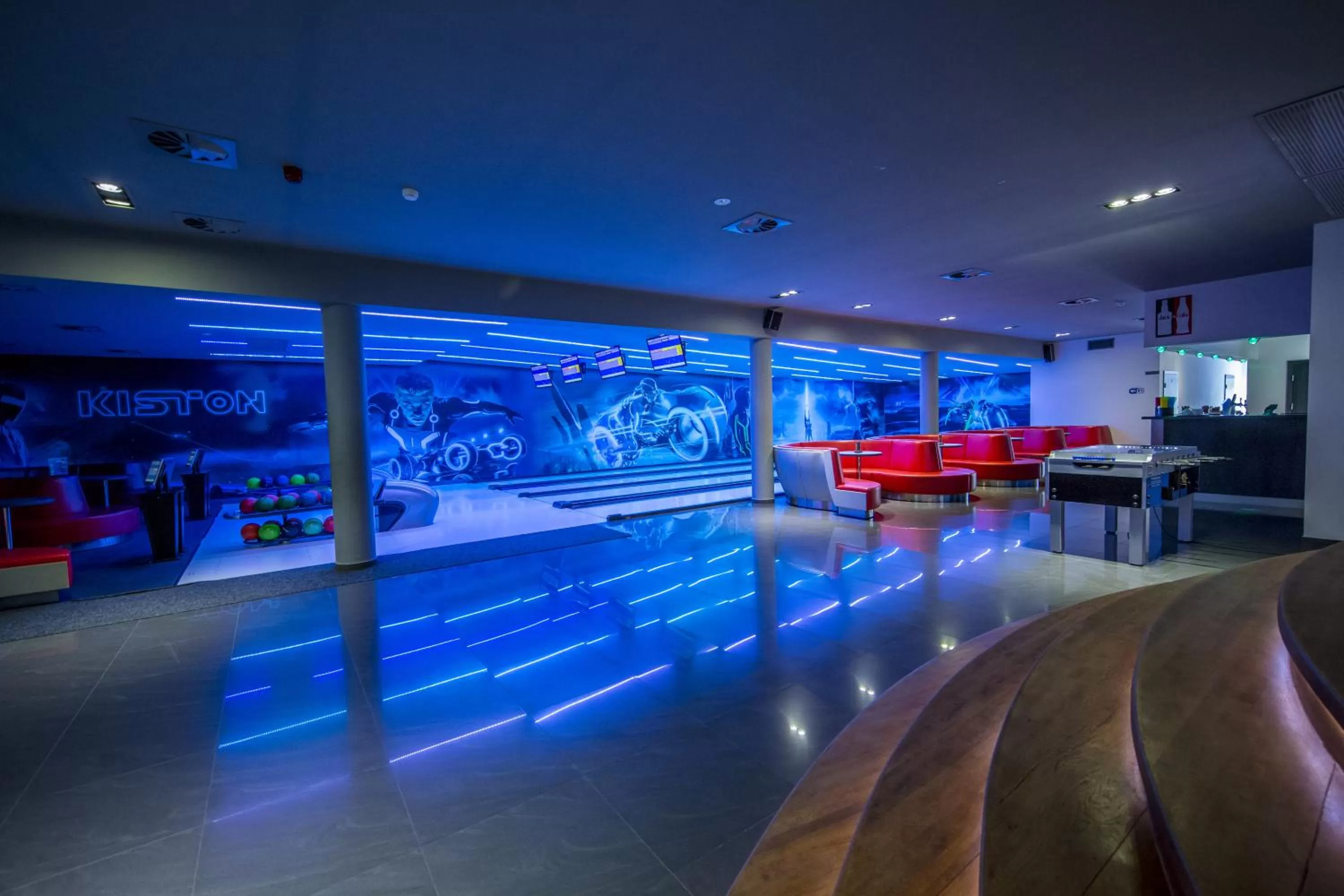 Bowling in Hotel Kiston