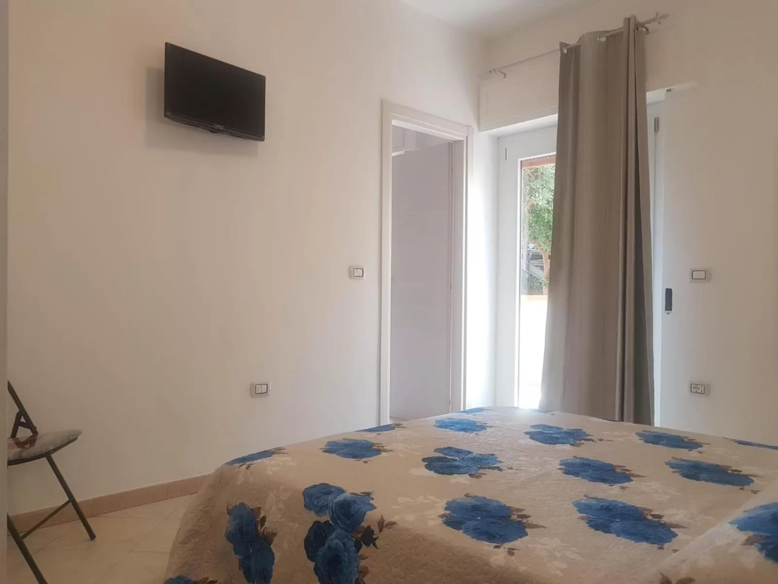 Photo of the whole room, Bed in Da Umby