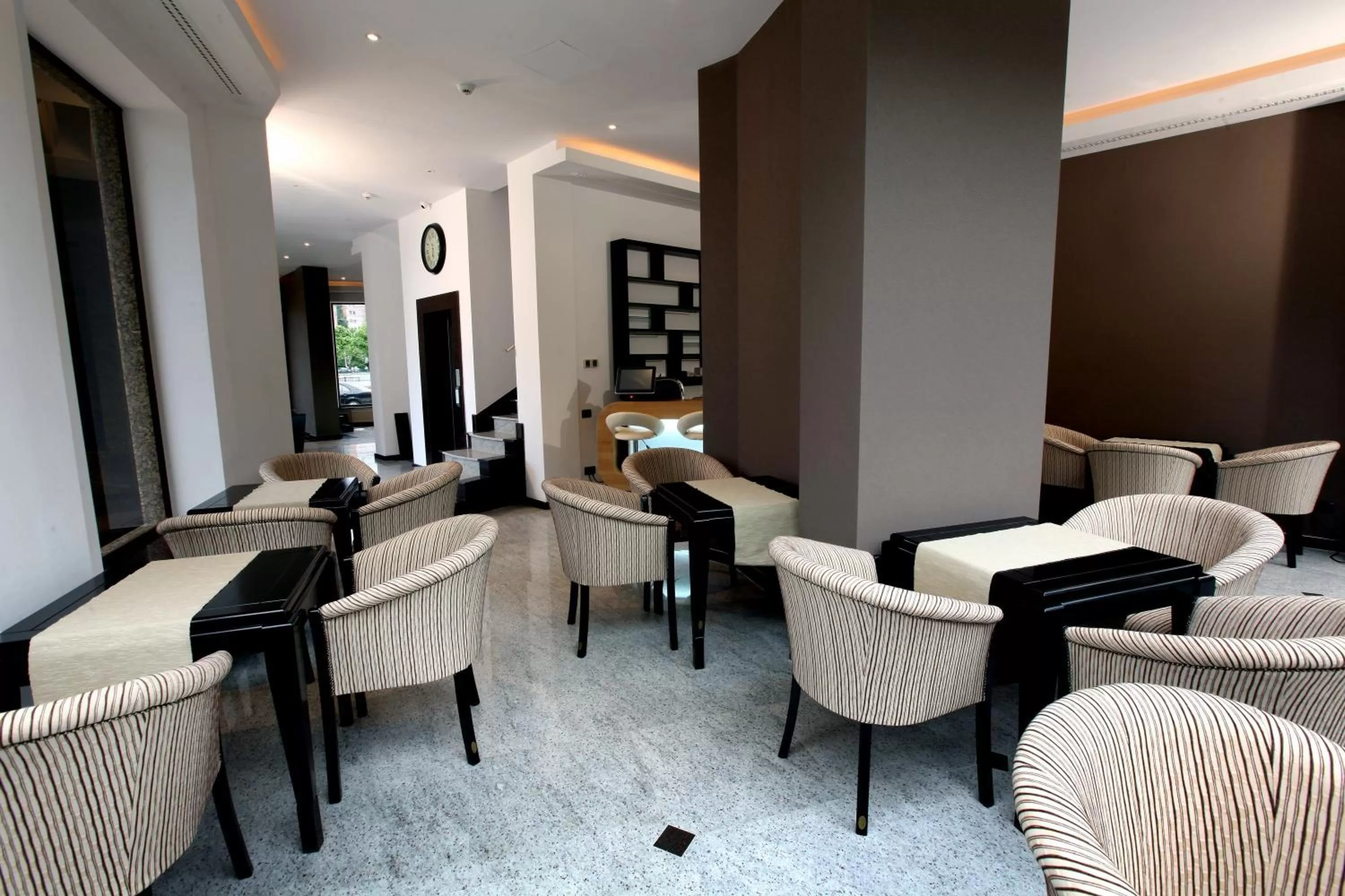 Restaurant/places to eat in Ambiance Hotel