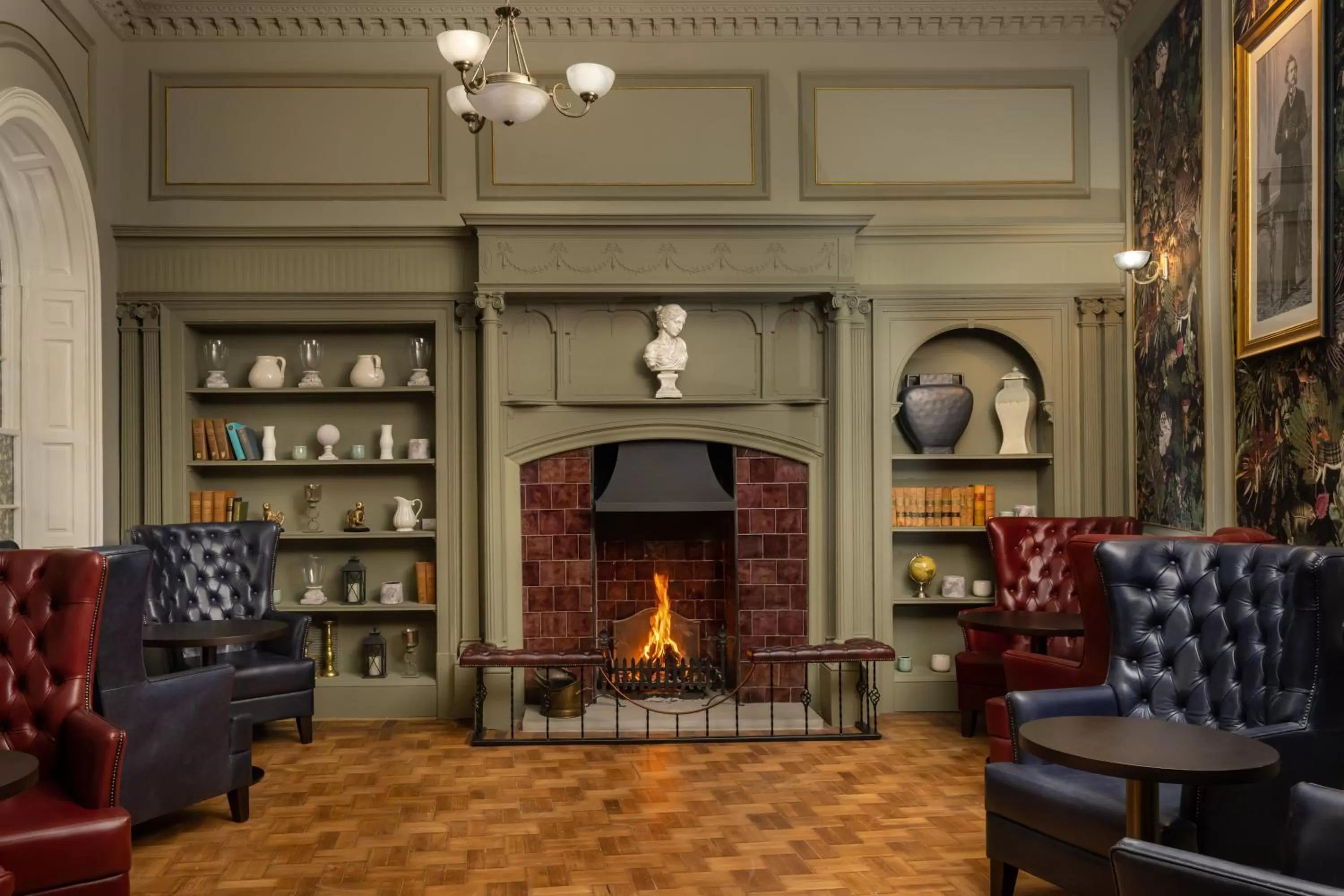 Lounge or bar in Buxton Crescent