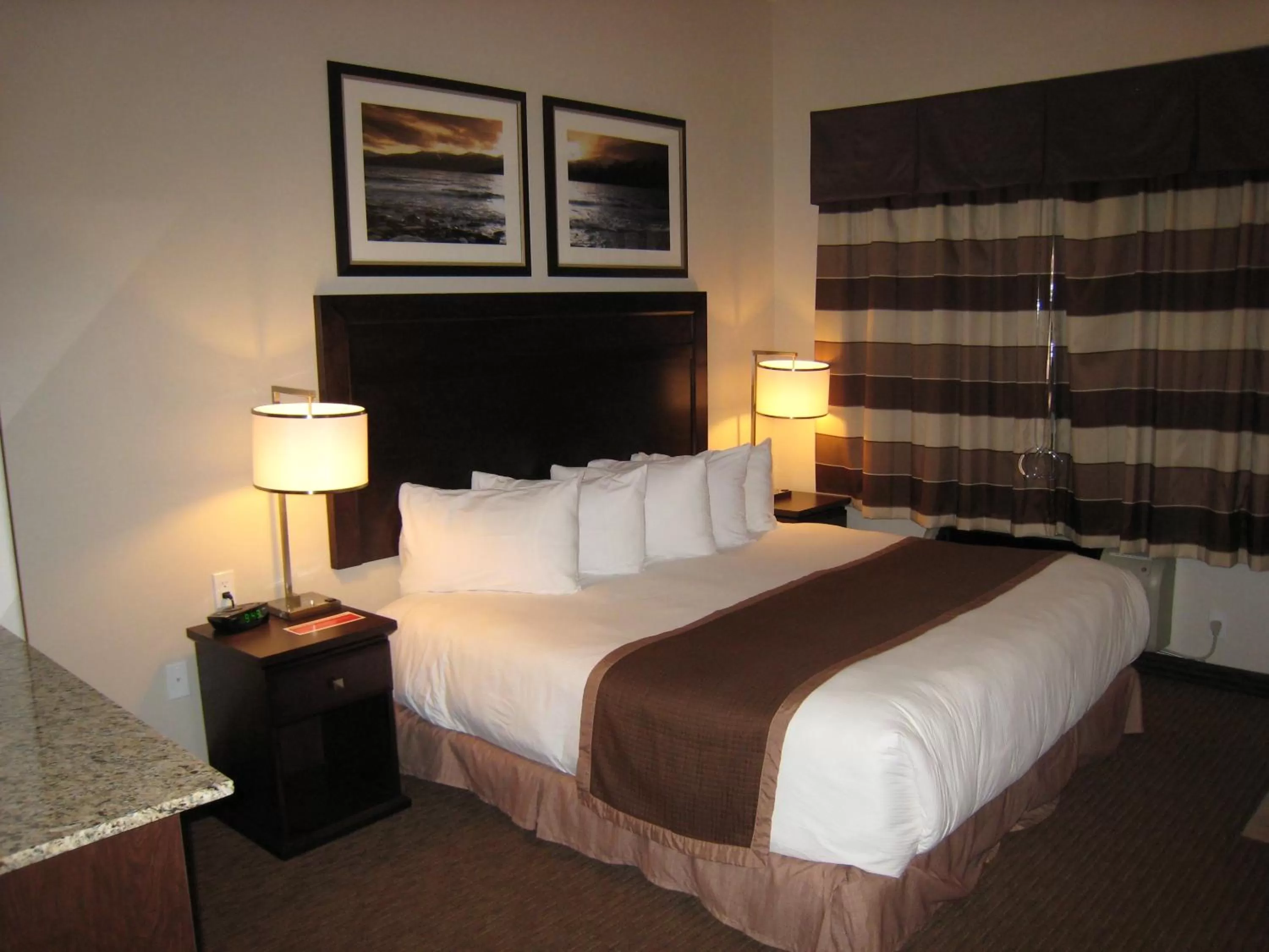 Bedroom, Bed in Ramada by Wyndham Creston
