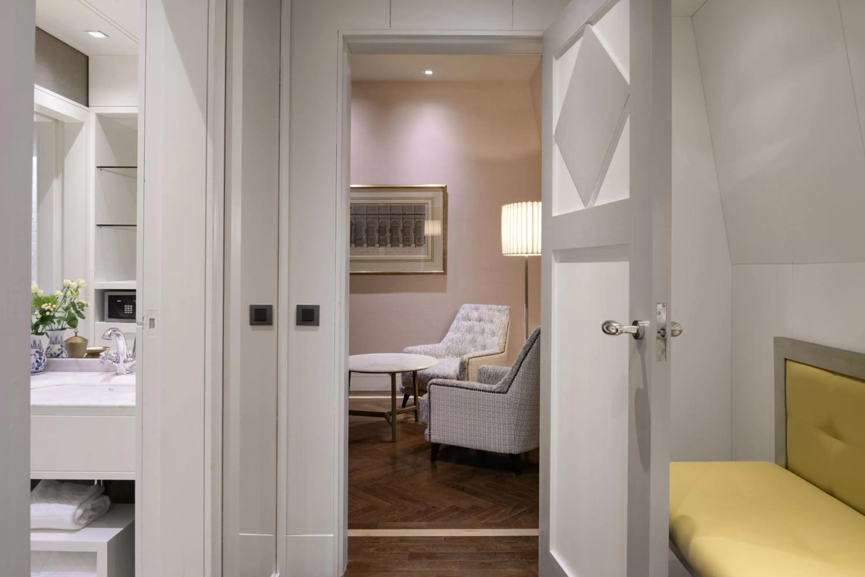 Photo of the whole room, Bed in Santo Mauro, a Luxury Collection Hotel, Madrid