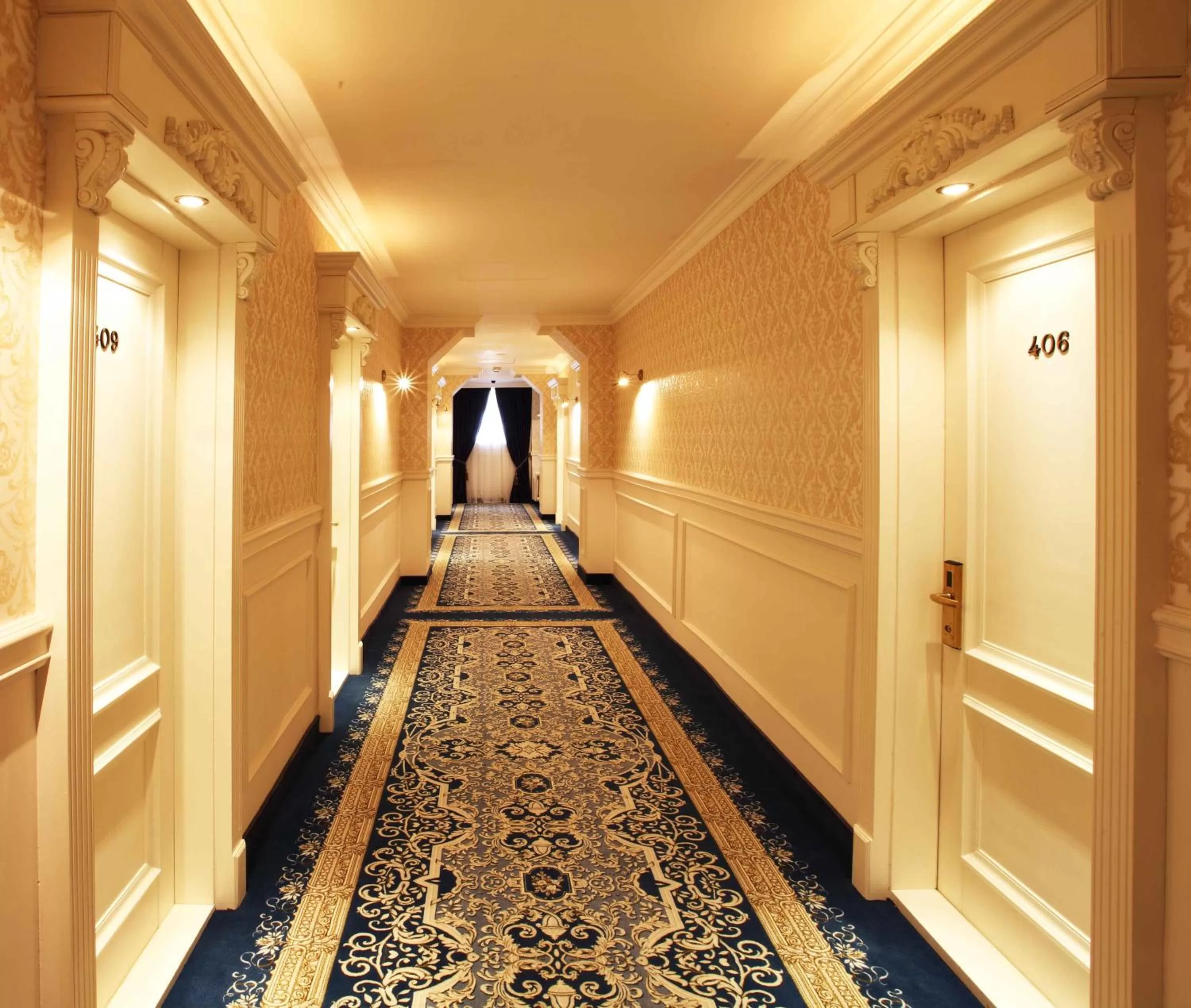 Decorative detail in Royal Olympic Hotel