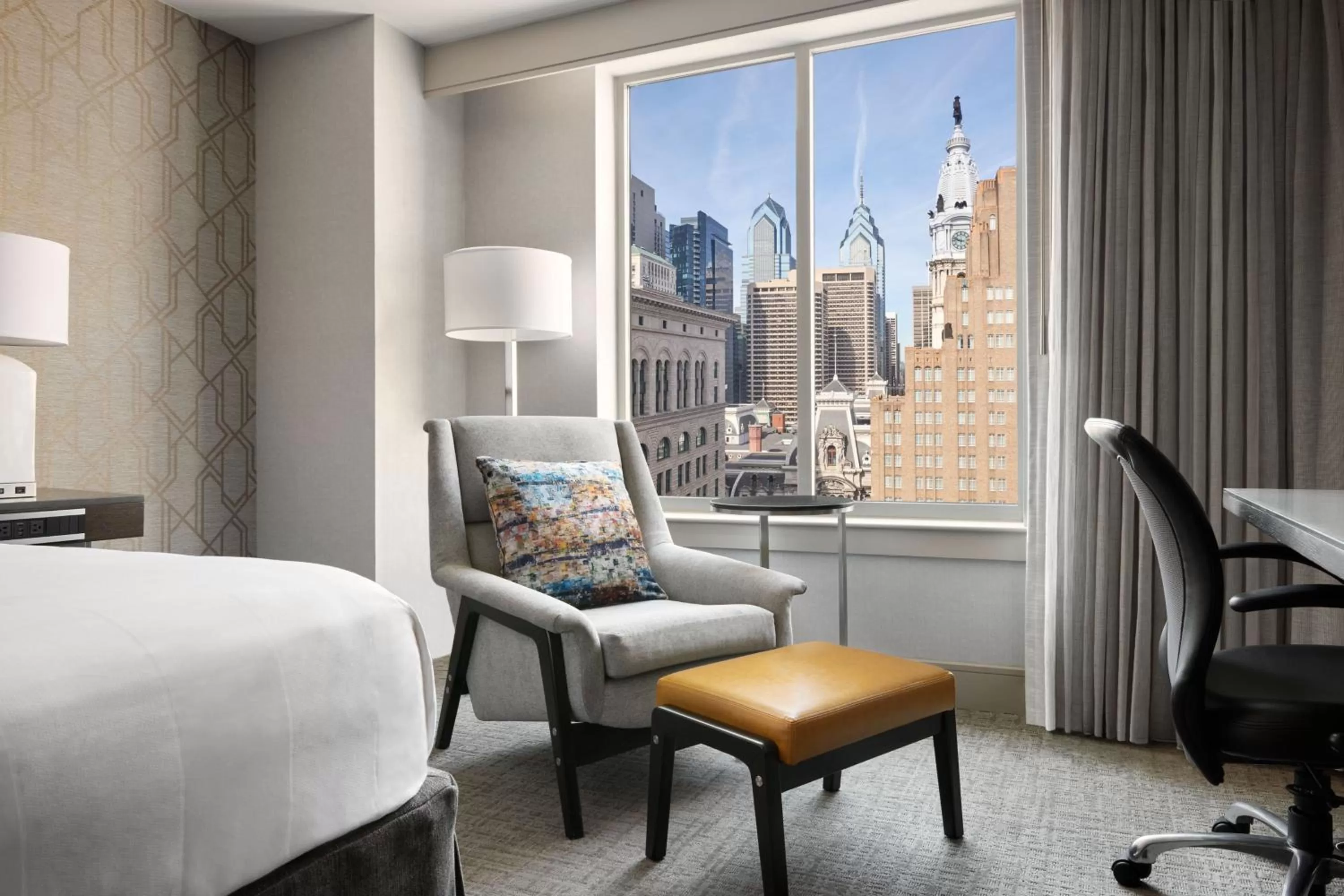 Photo of the whole room, Bed in Philadelphia Marriott Downtown