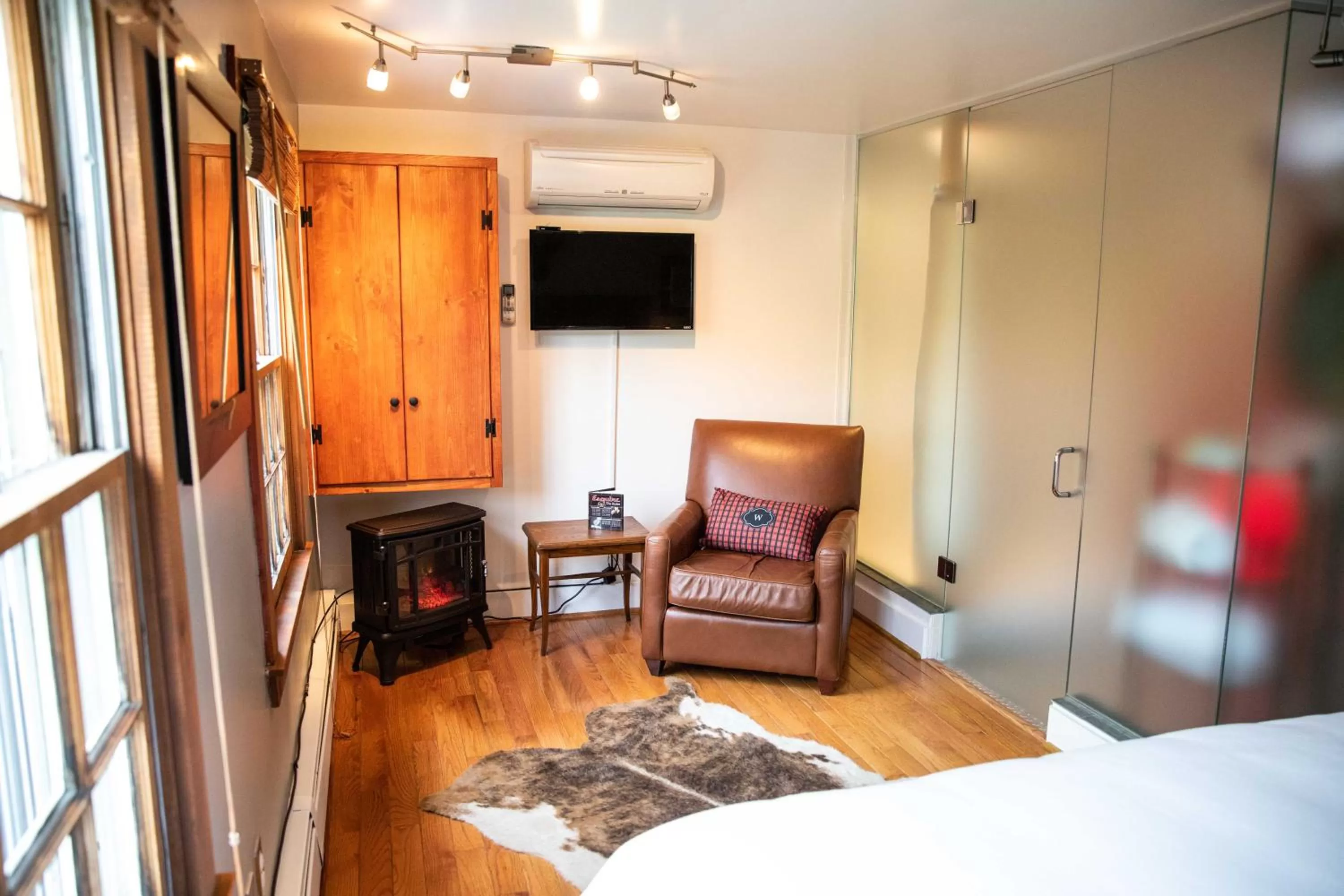 Bed in The Woodstocker B&B