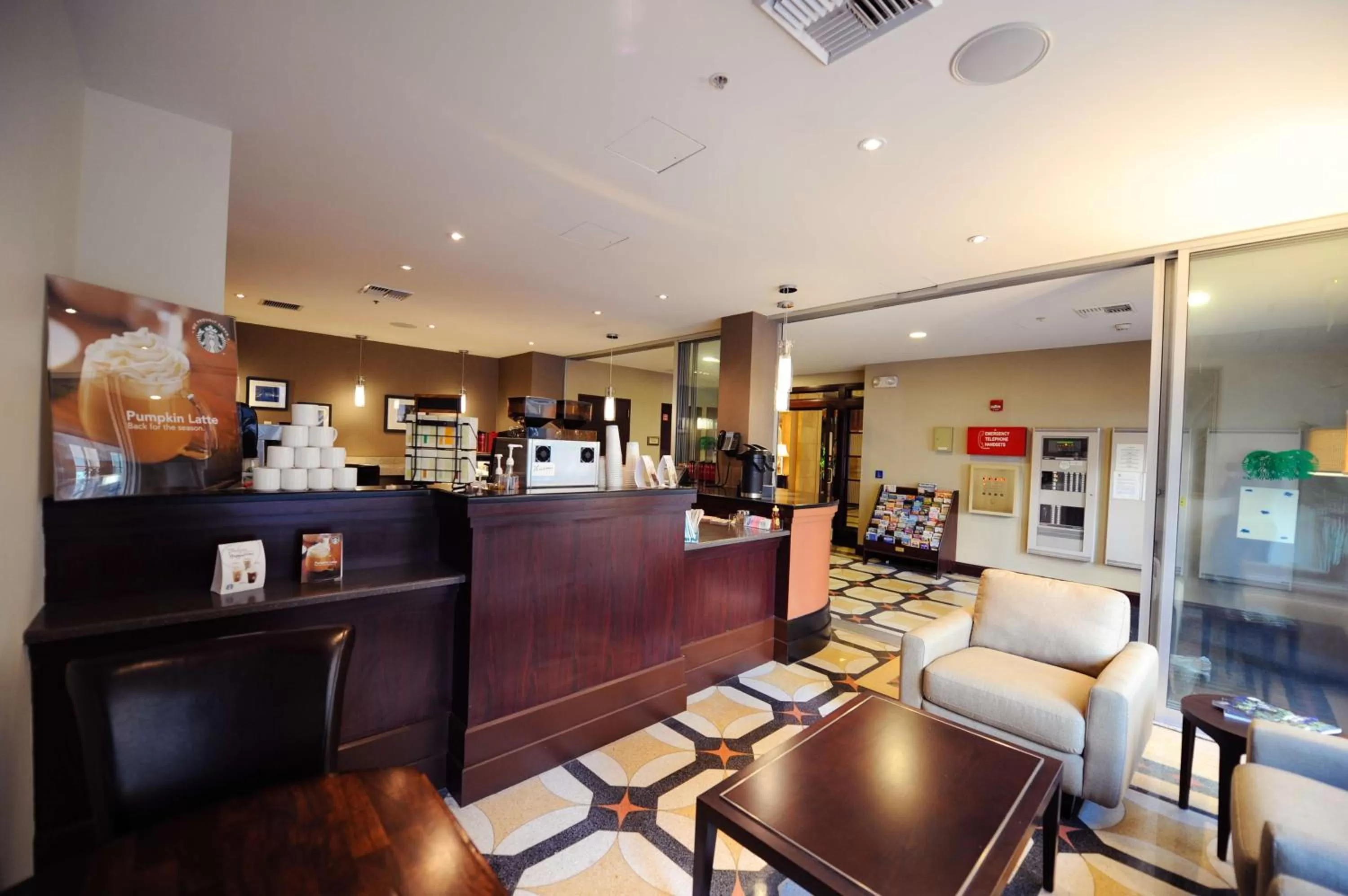 Restaurant/places to eat in Hilton President Kansas City