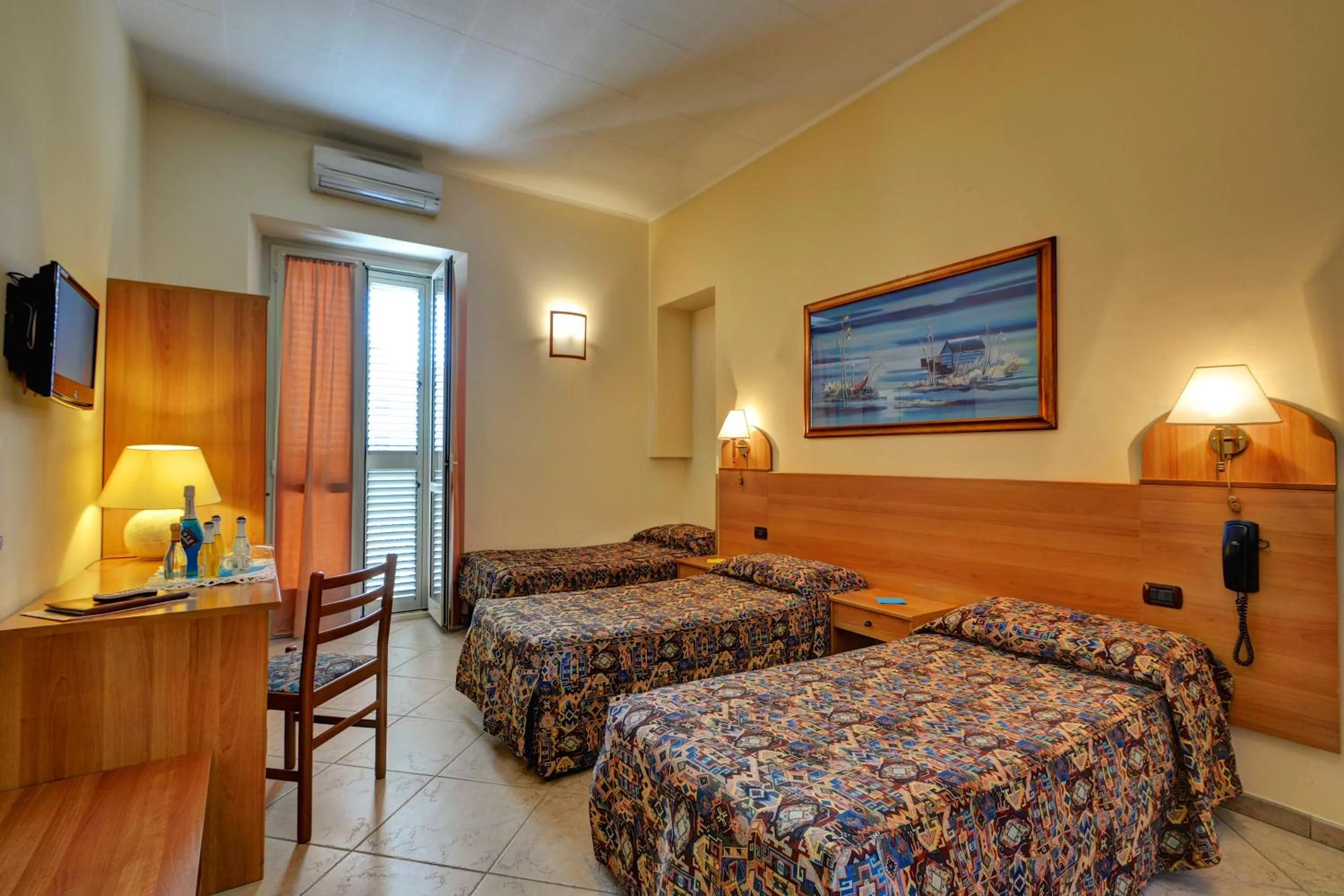 Photo of the whole room, Bed in Hotel Eden