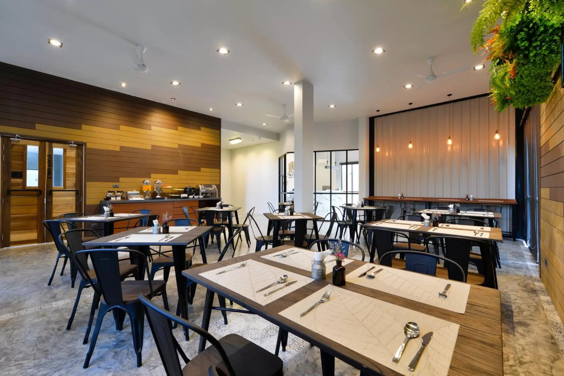 Restaurant/places to eat in The Chill at Krabi Hotel