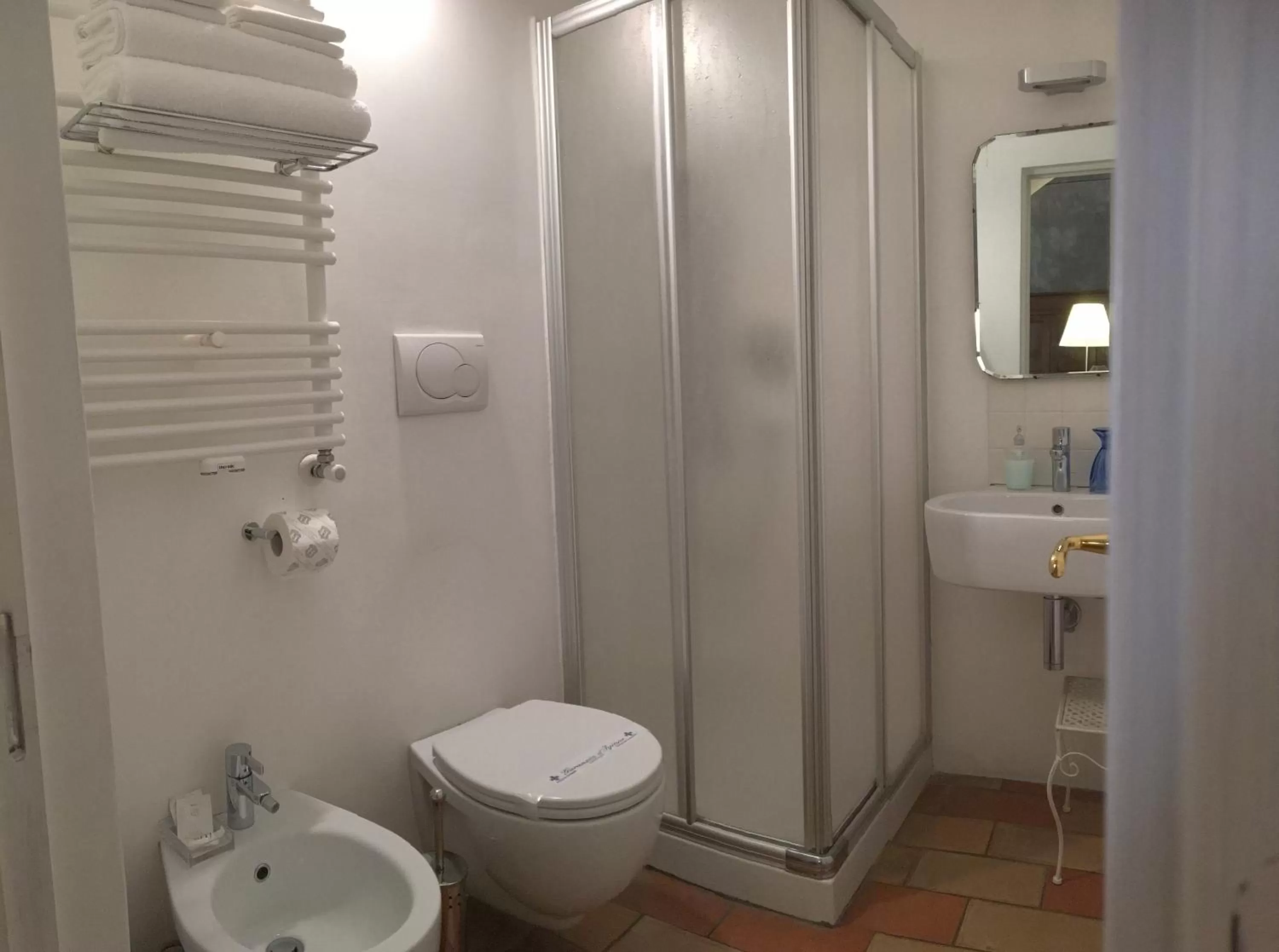 Bathroom in Vicolo del Lupo Guesthouse