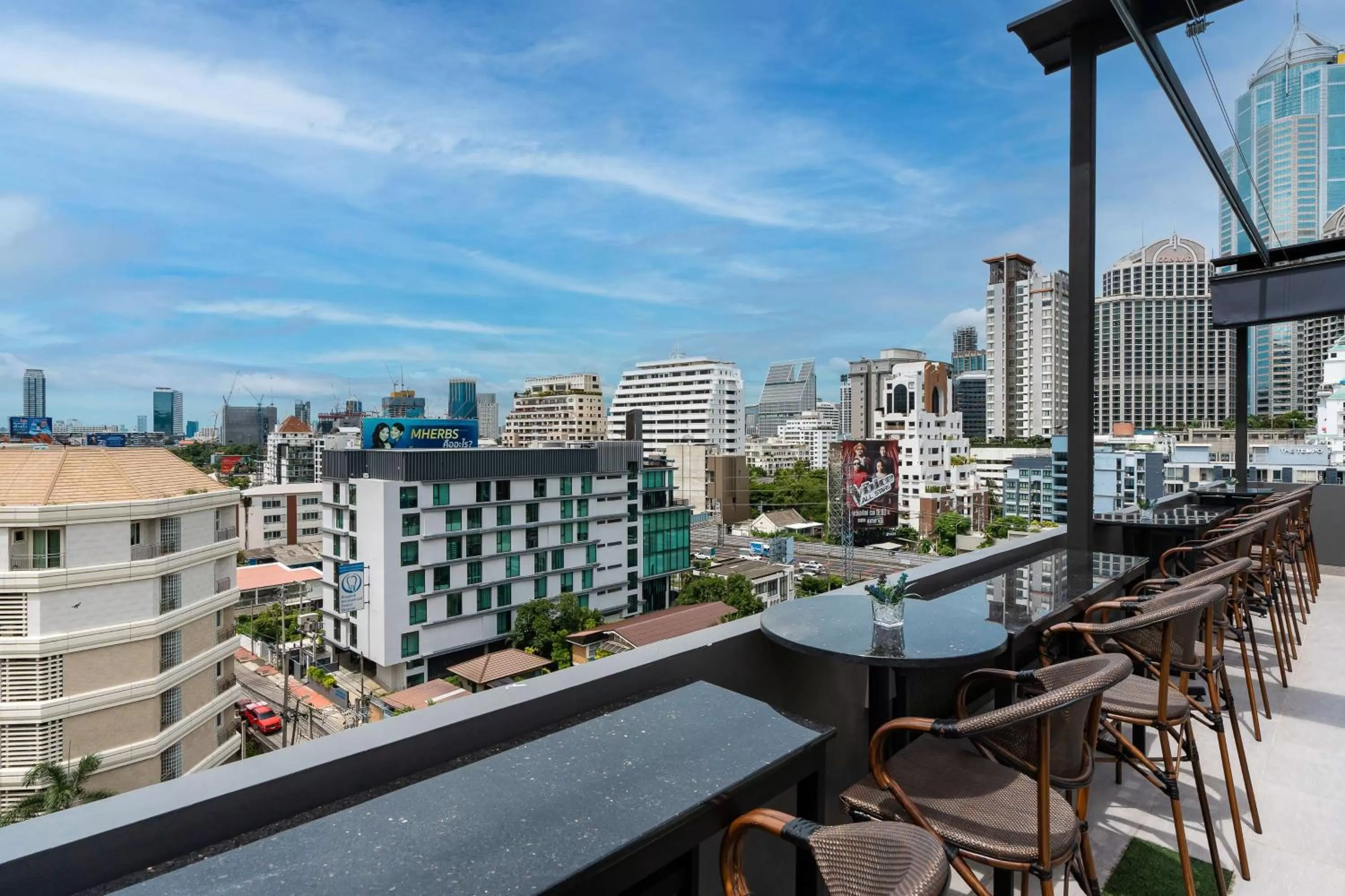 Lounge or bar in SureStay Plus by Best Western Sukhumvit 2