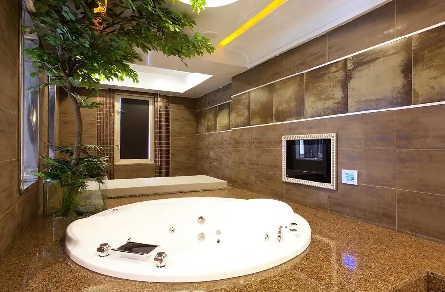 Bathroom in Discovery Motel - Yanping