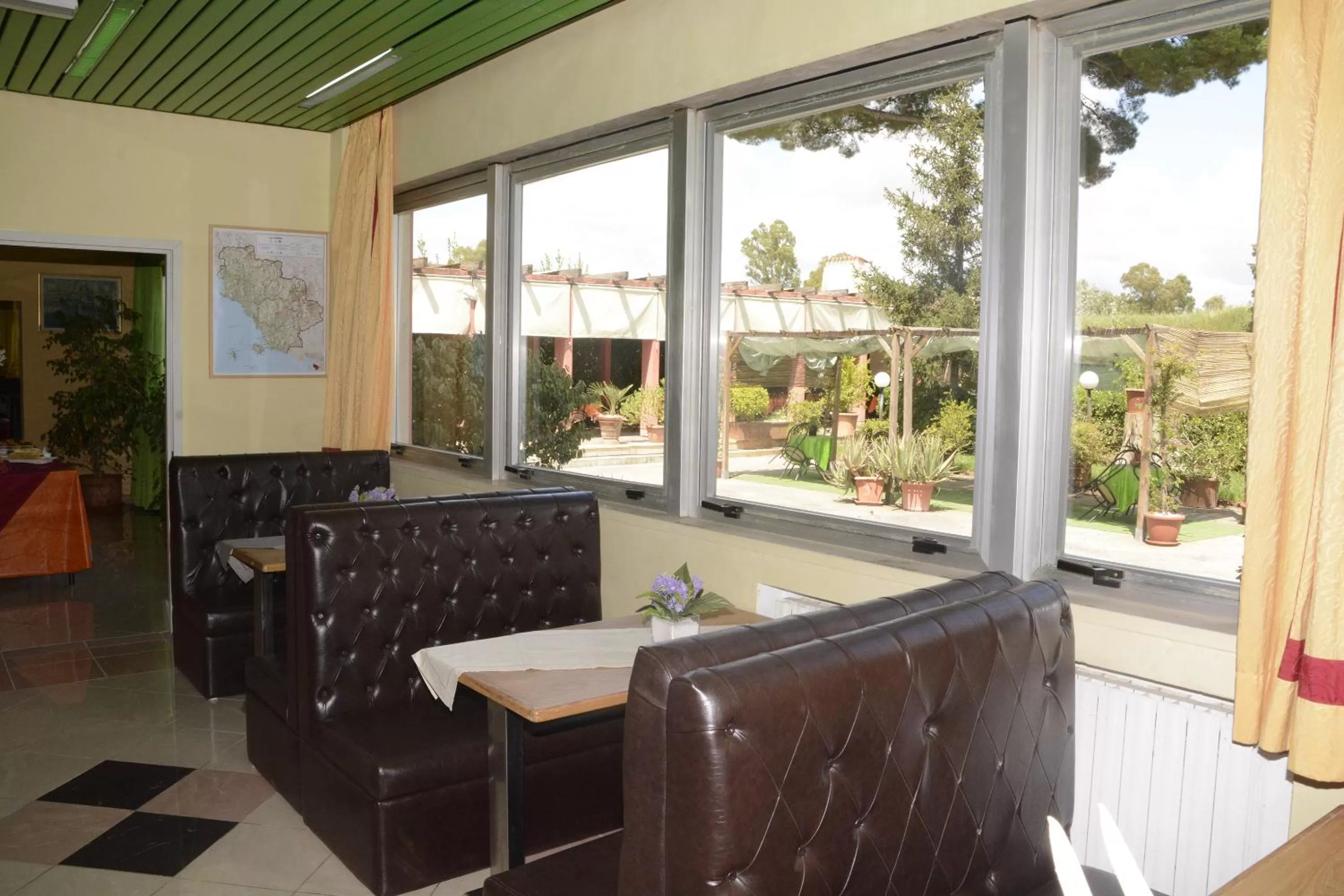 Patio in HOTEL IL PARCO - Parking Free & Restaurant - Hotel