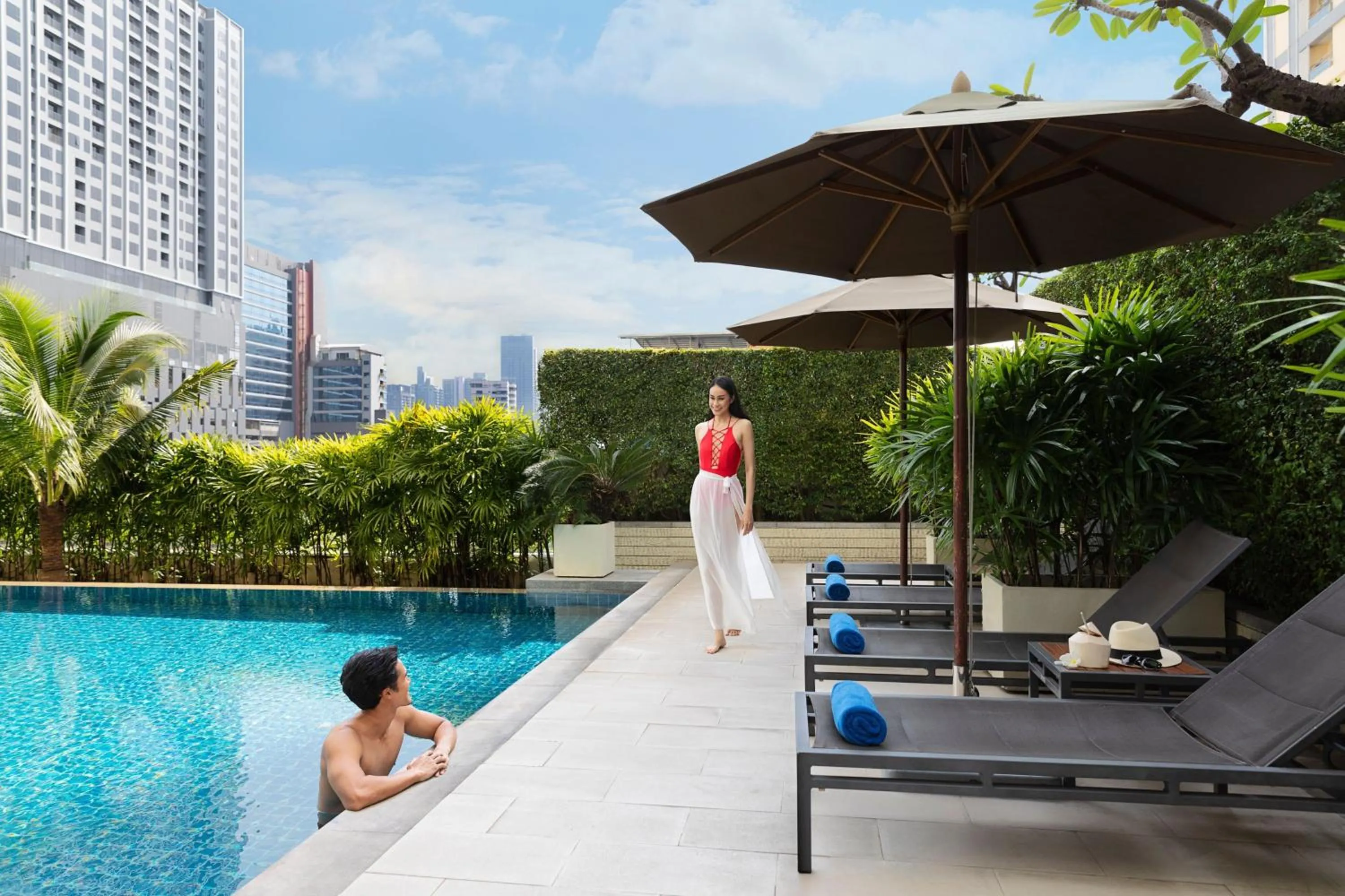Swimming pool in Marriott Executive Apartments Sukhumvit Park, Bangkok