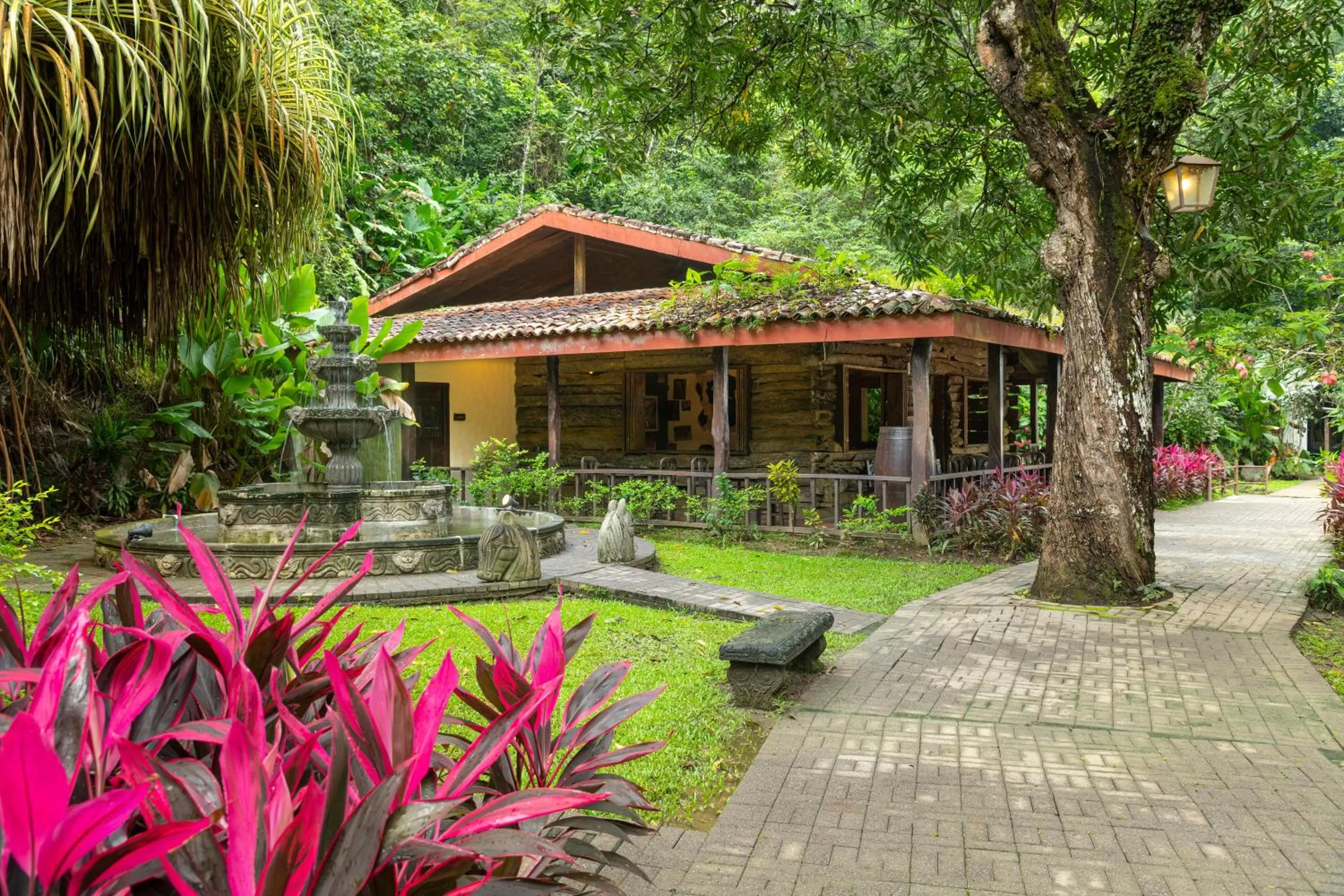 Property building in Villa Lapas Jungle Village