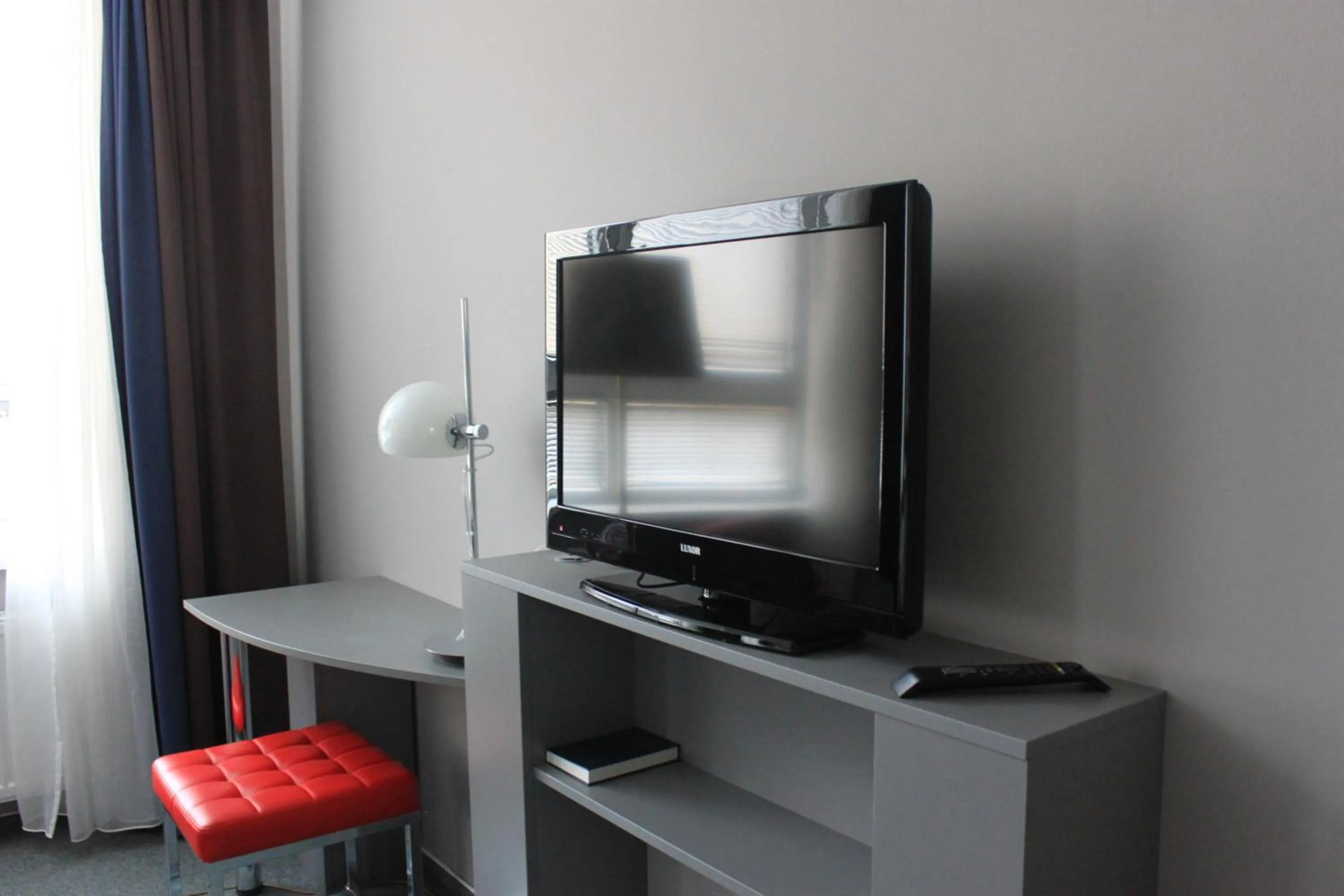 TV and multimedia in Hotel Arena Inn - Berlin Mitte