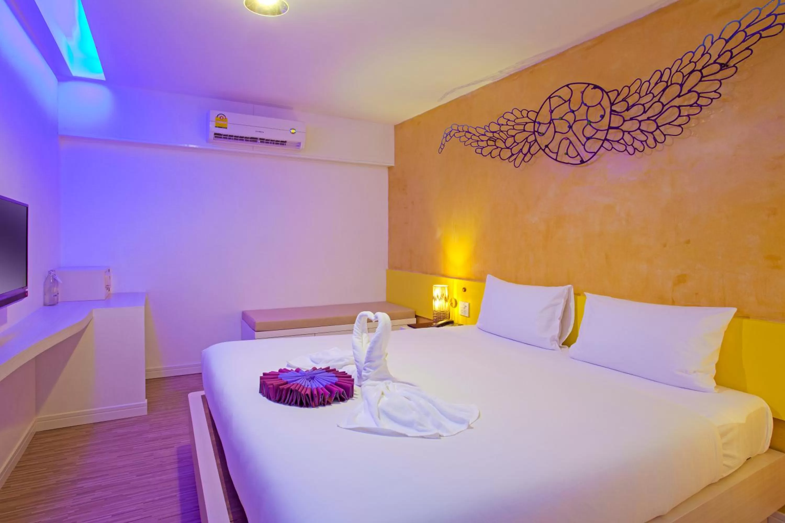 Photo of the whole room, Bed in Holidays Home