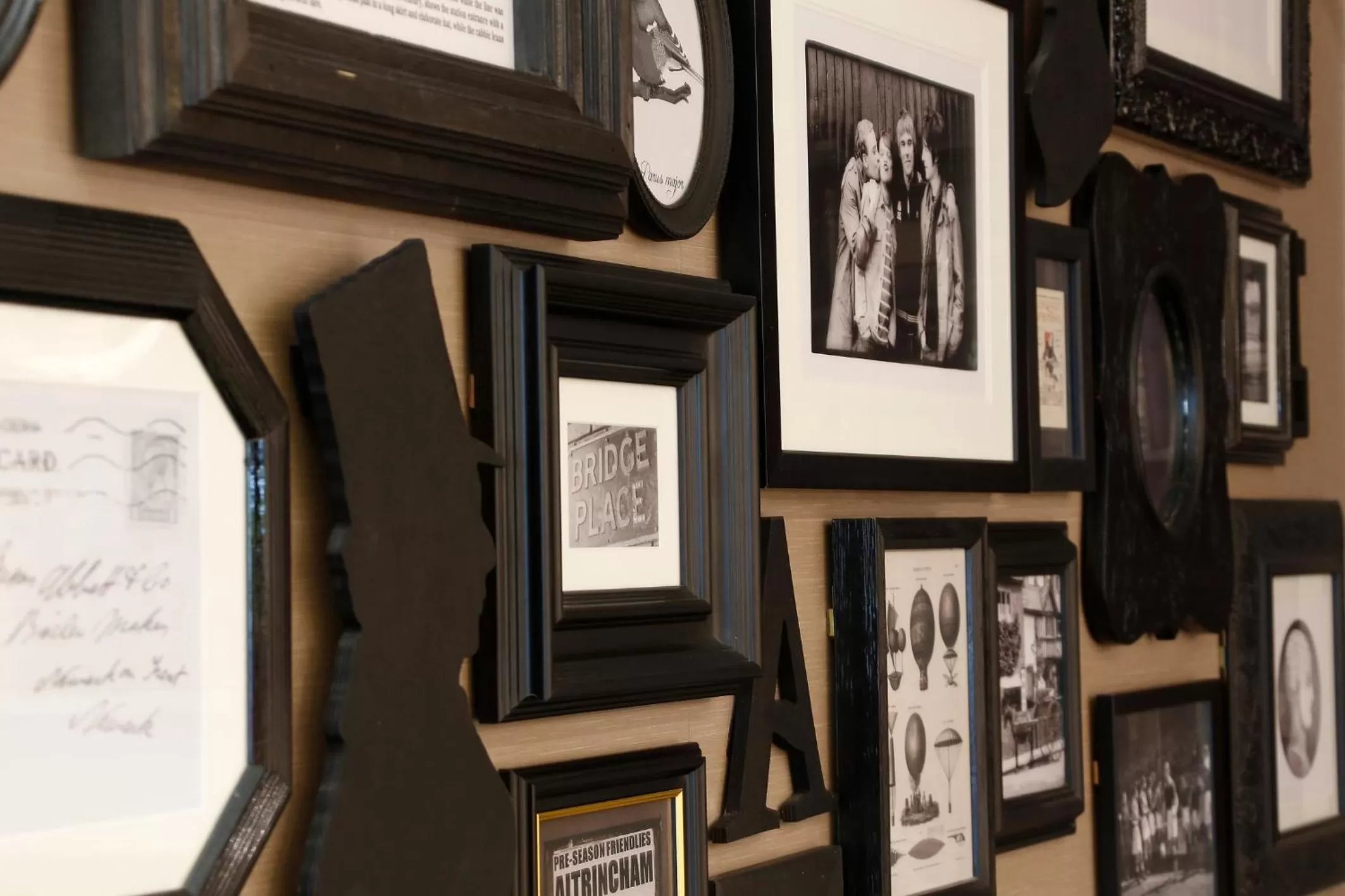 Lobby or reception in Cresta Court Hotel