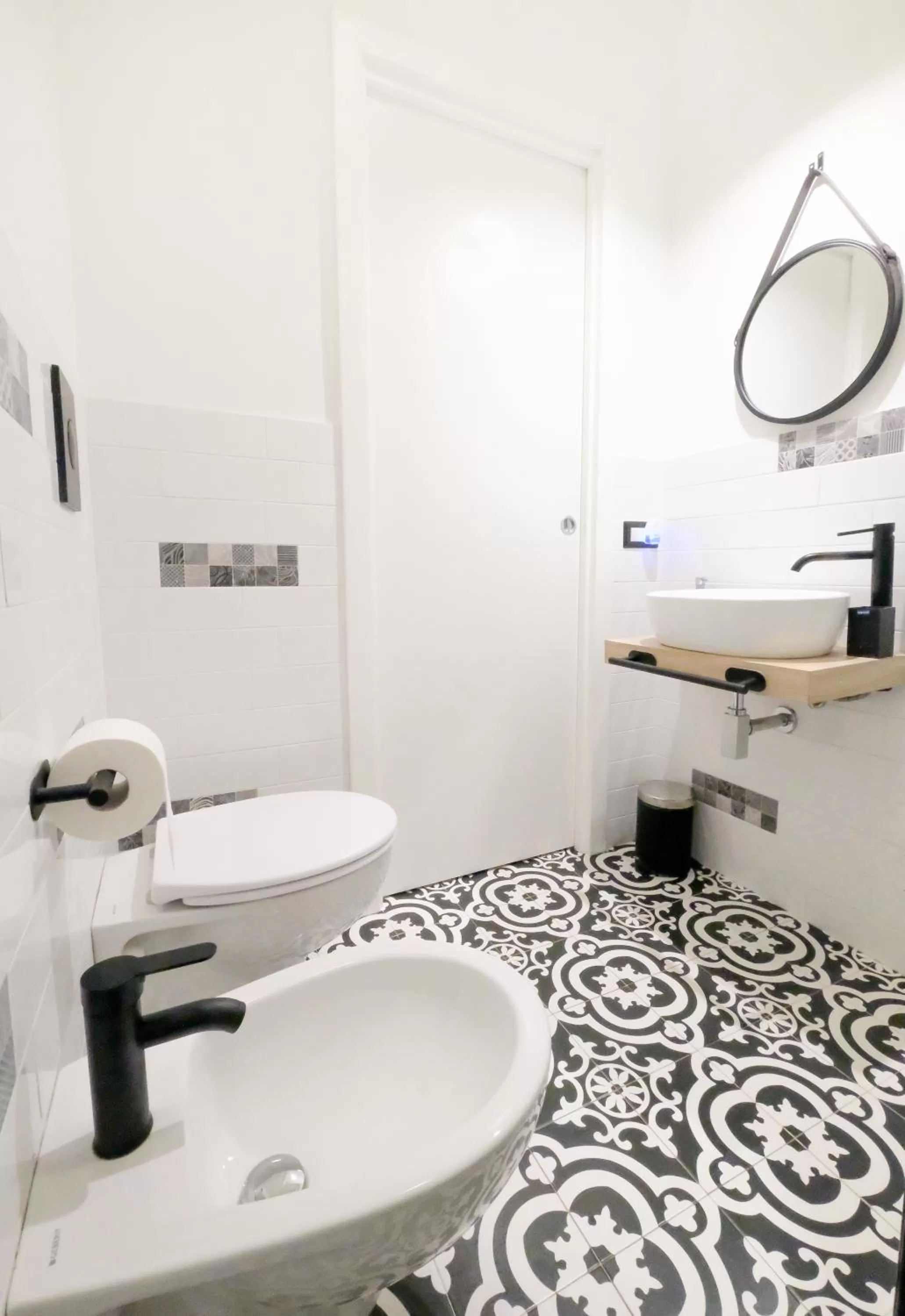 Bathroom in LH51 Rooms