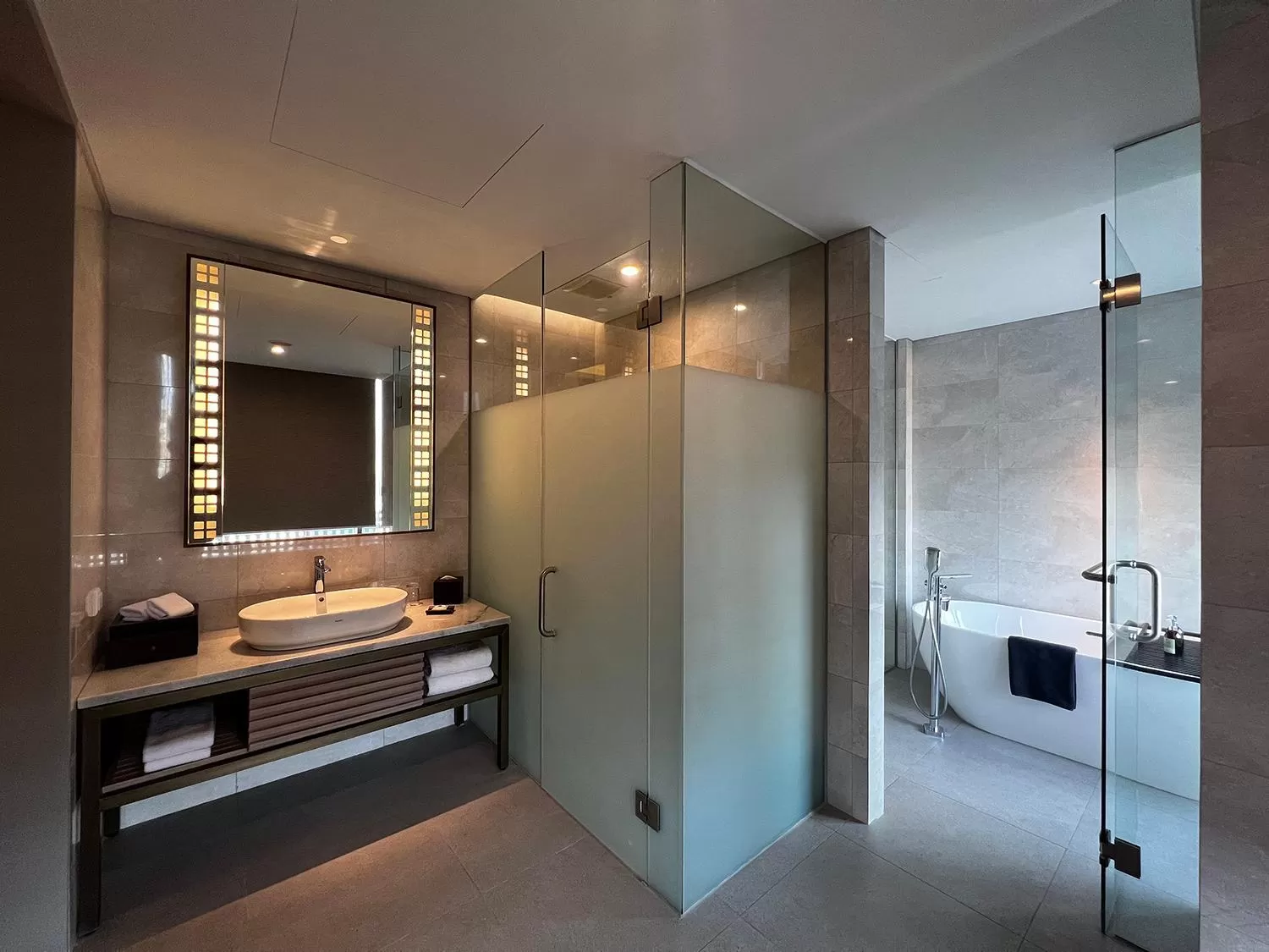 Shower in Ra Suites Simatupang