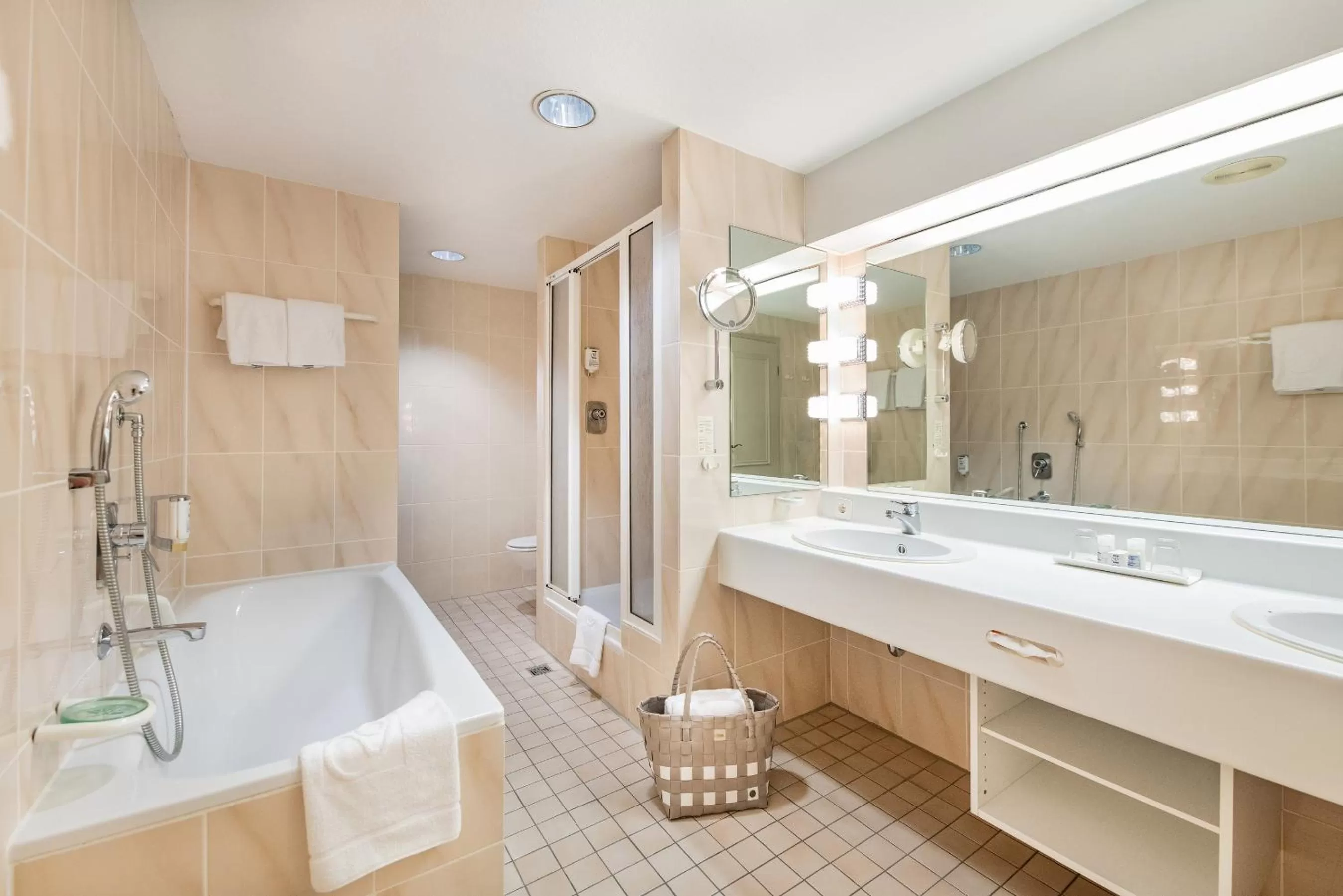 Bathroom in Göbels Hotel Rodenberg