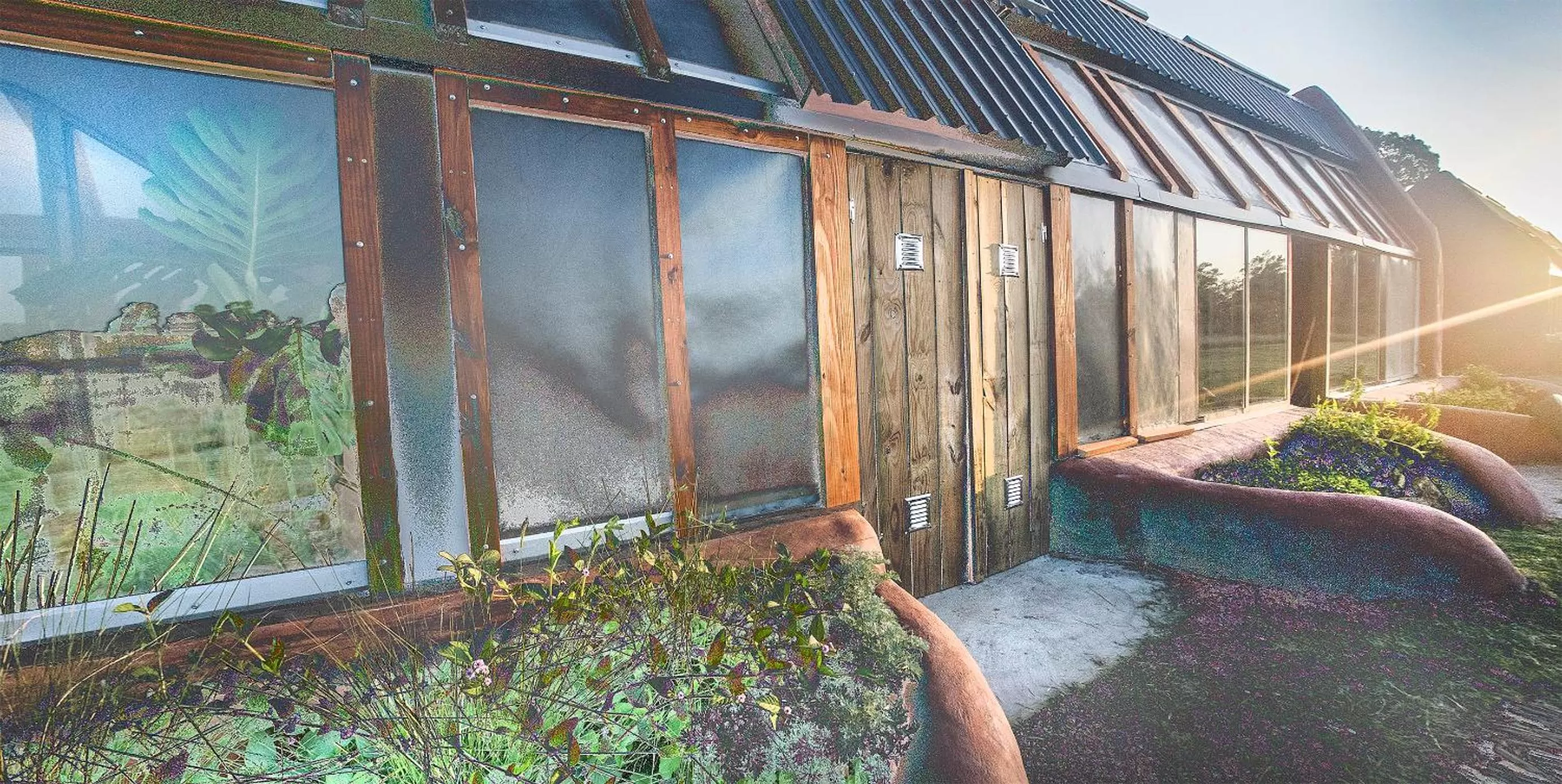 Caliu Earthship Ecolodge