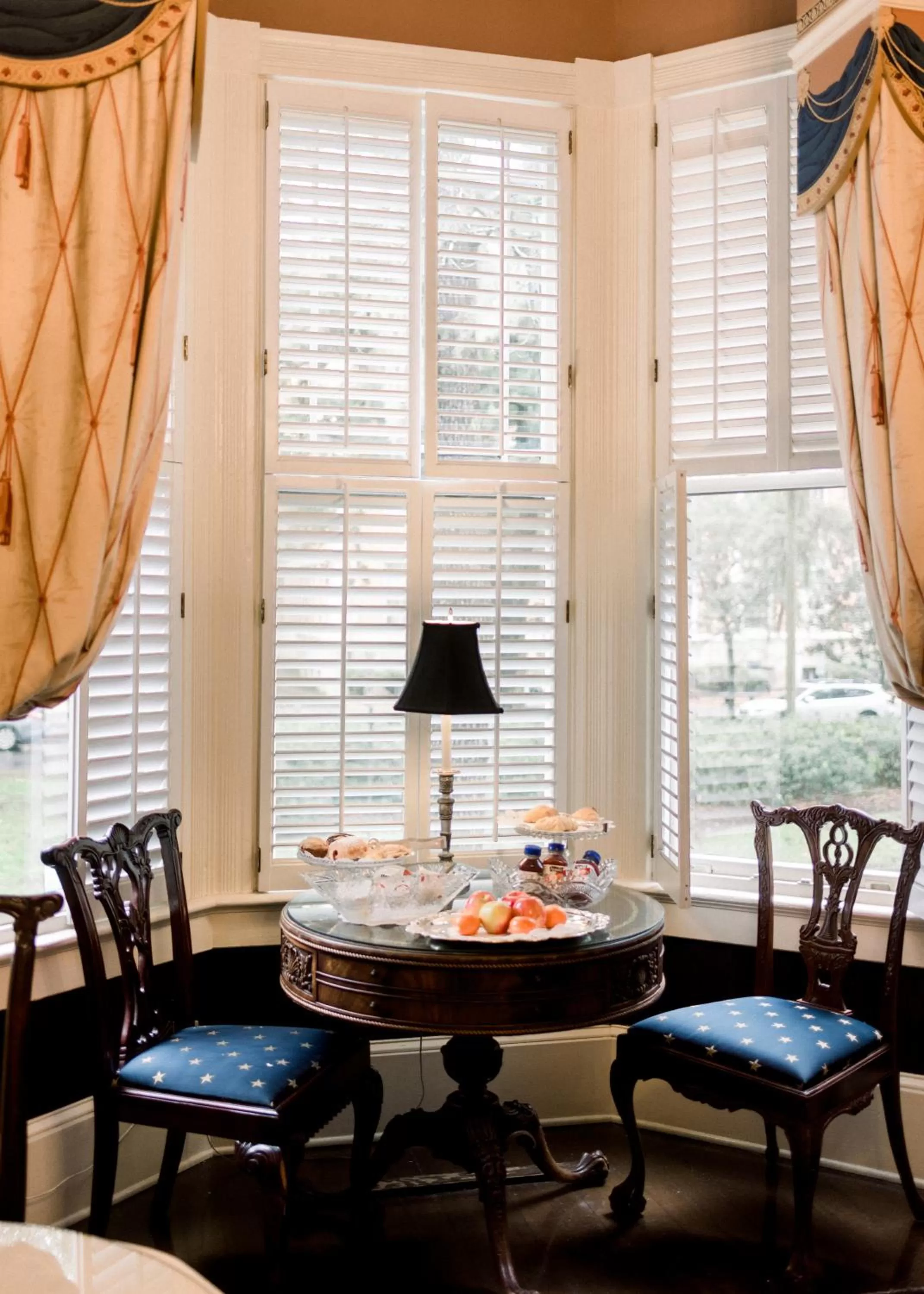 Restaurant/Places to Eat in Ballastone Inn