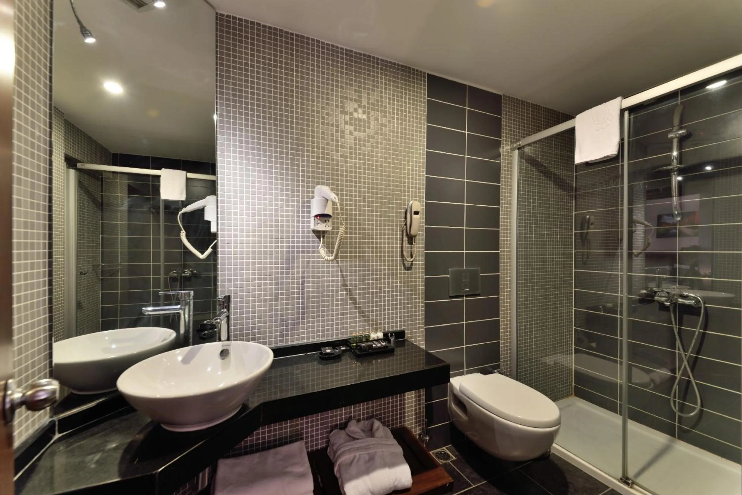 Bathroom in Tiara Thermal & SPA Hotel