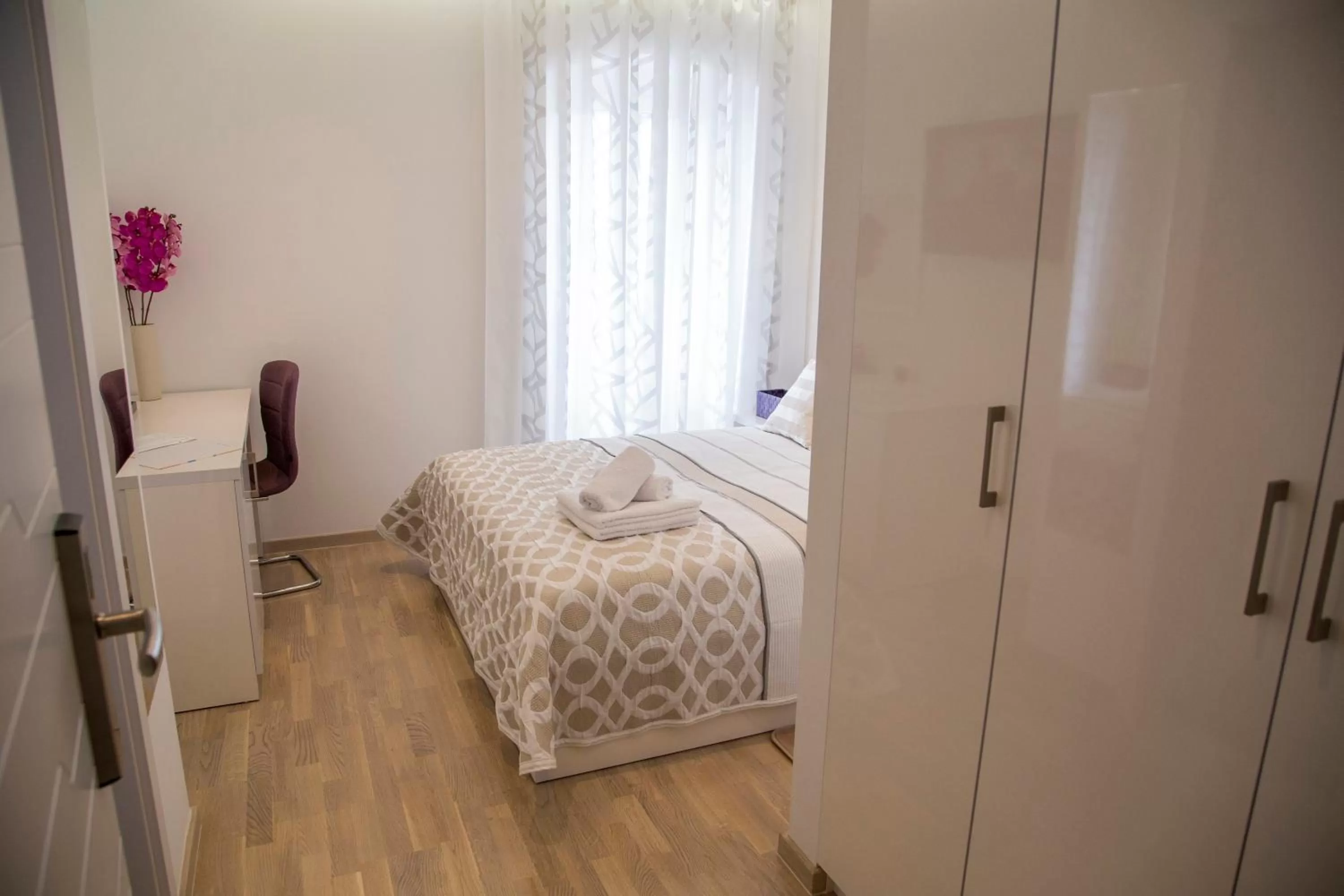 Decorative detail, Bed in Luxury rooms Skystar-Split