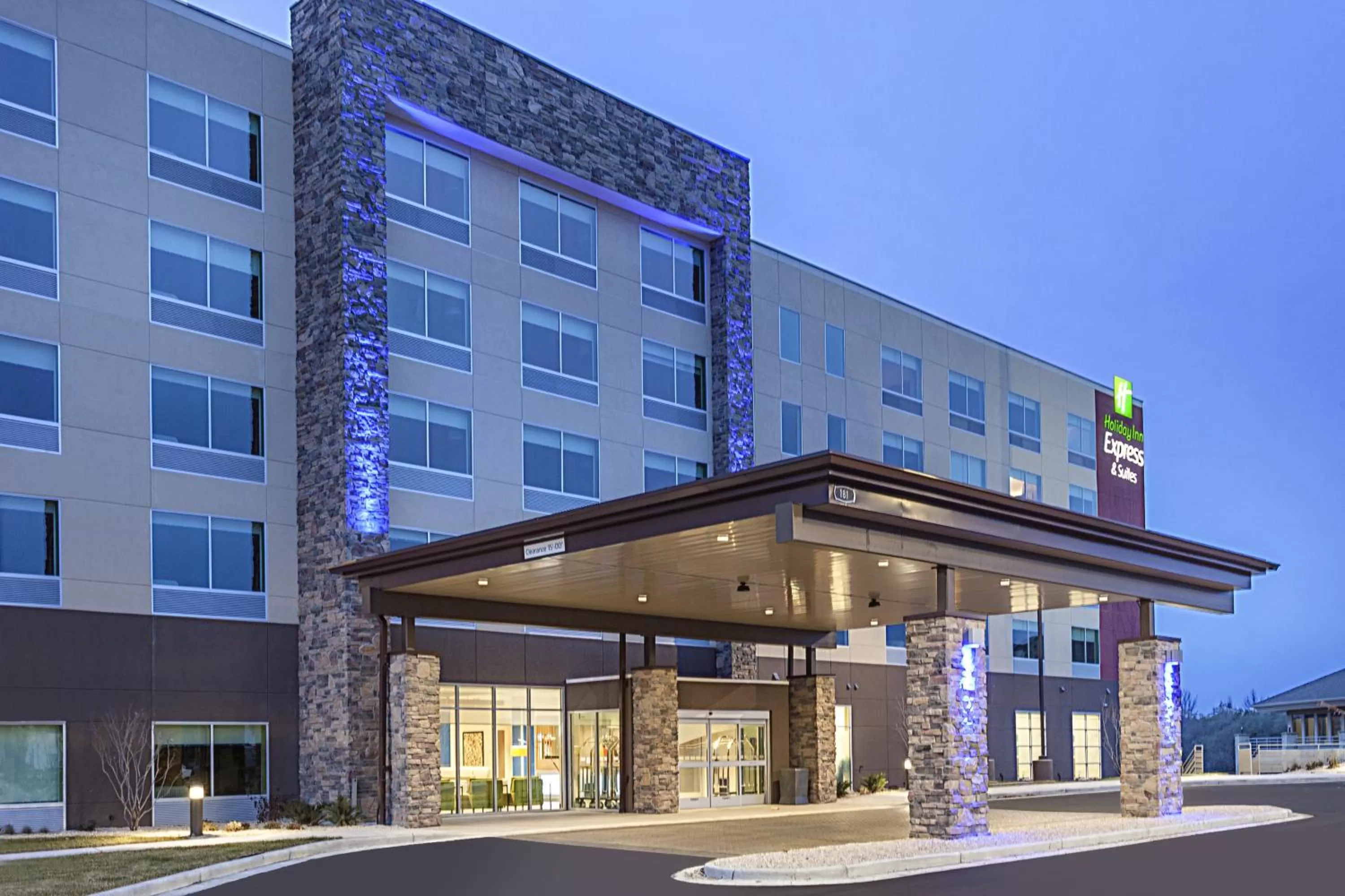 Property building in Holiday Inn Express & Suites - Hudson I-94 by IHG