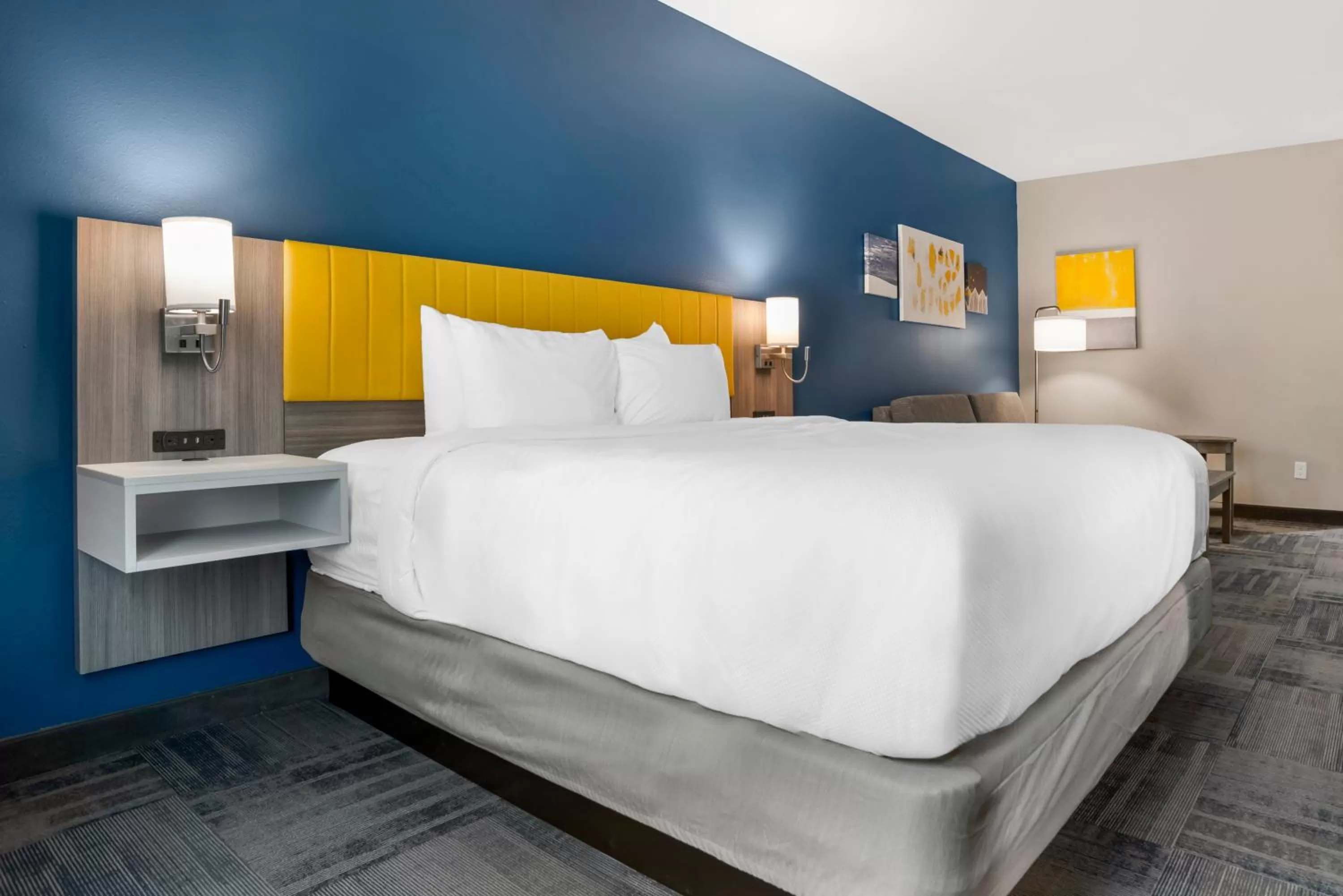 Bed in Comfort Inn & Suites Destin near Henderson Beach