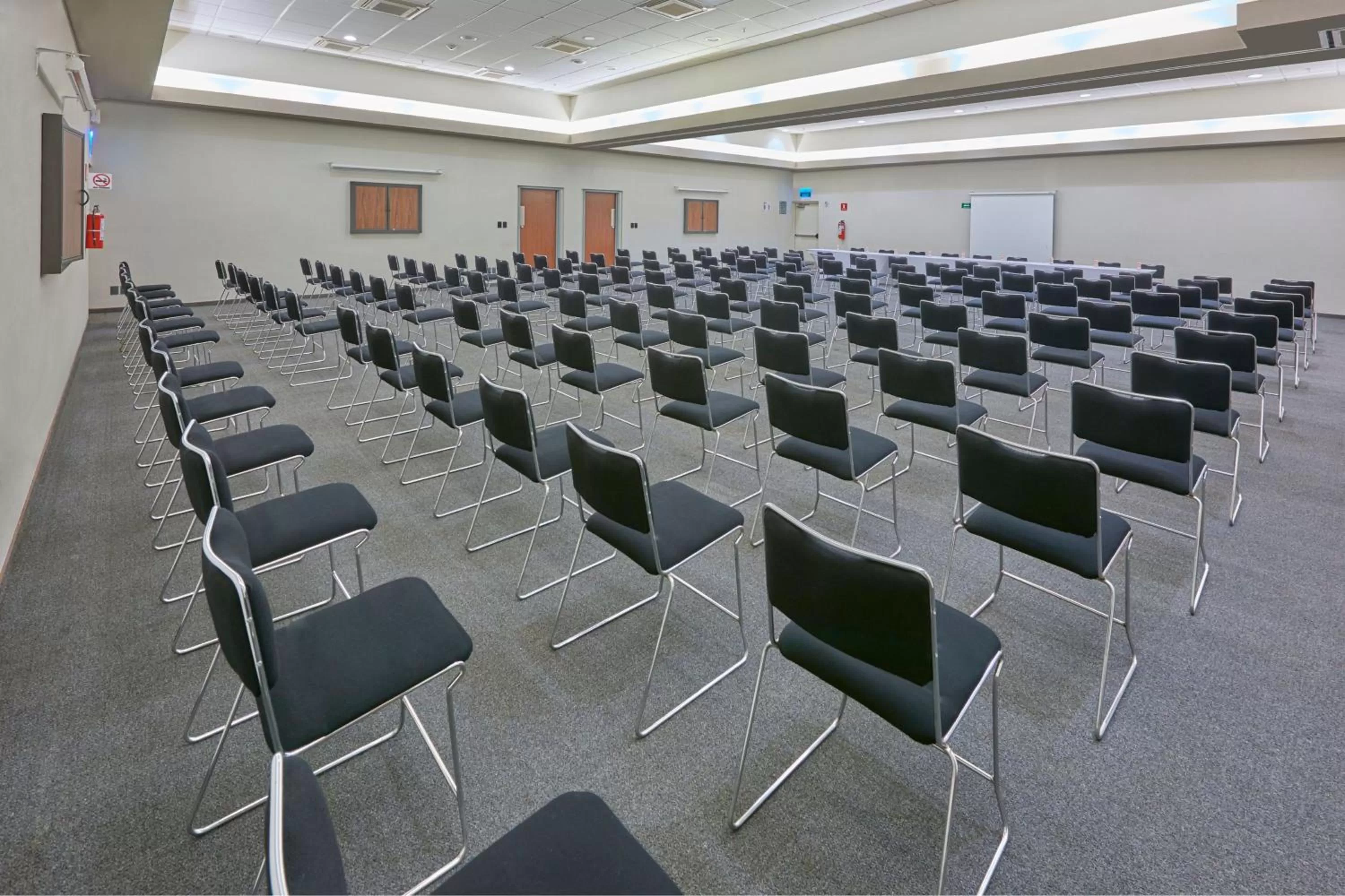 Meeting/conference room in City Express by Marriott Cananea
