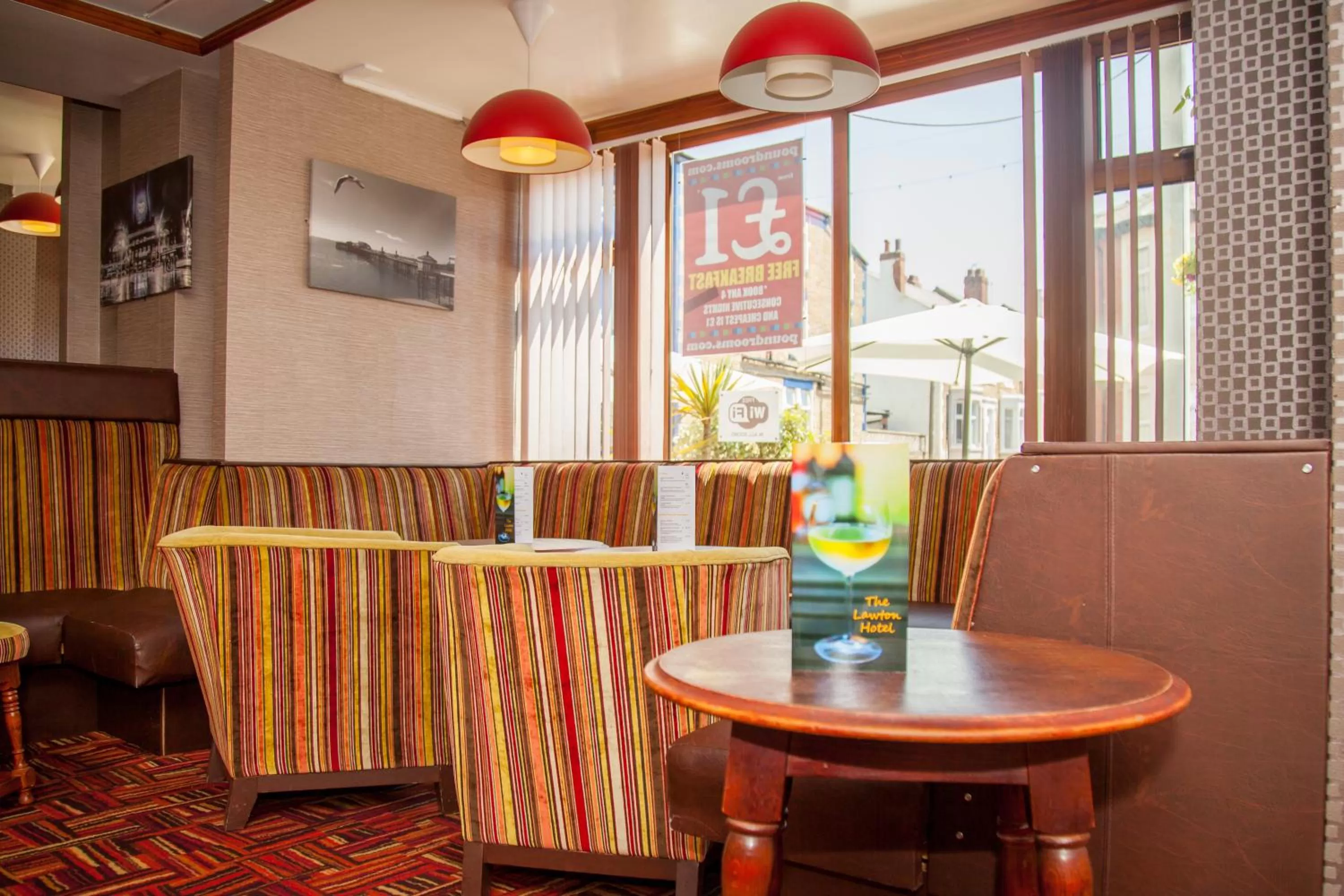 Lounge or bar in The Lawton