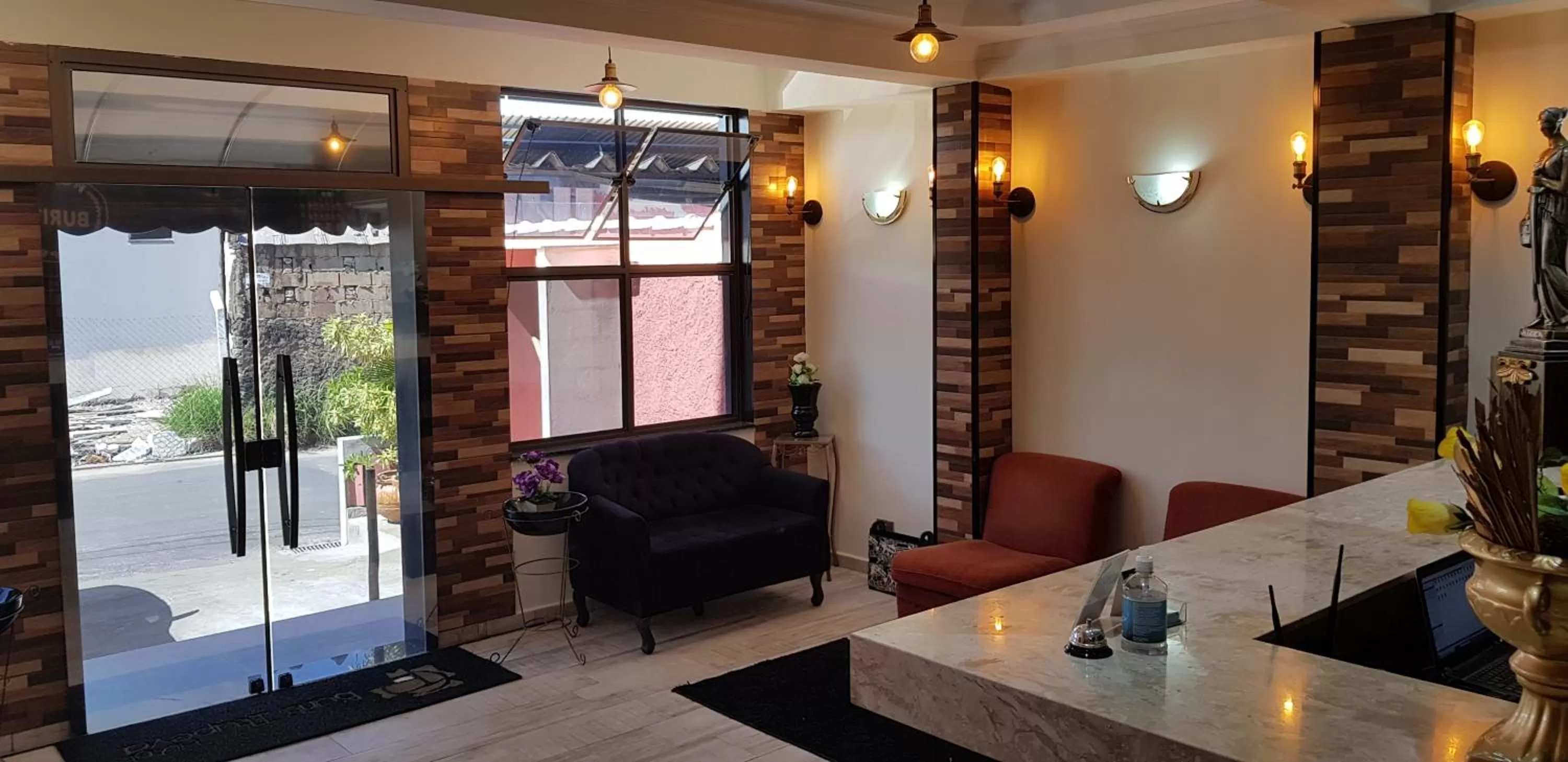 Communal lounge/ TV room, Lobby/Reception in Hotel Buriti Itupeva