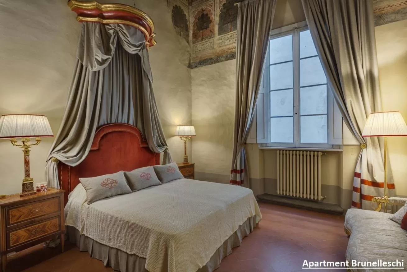 Bed in Palazzo Salviati by Varental