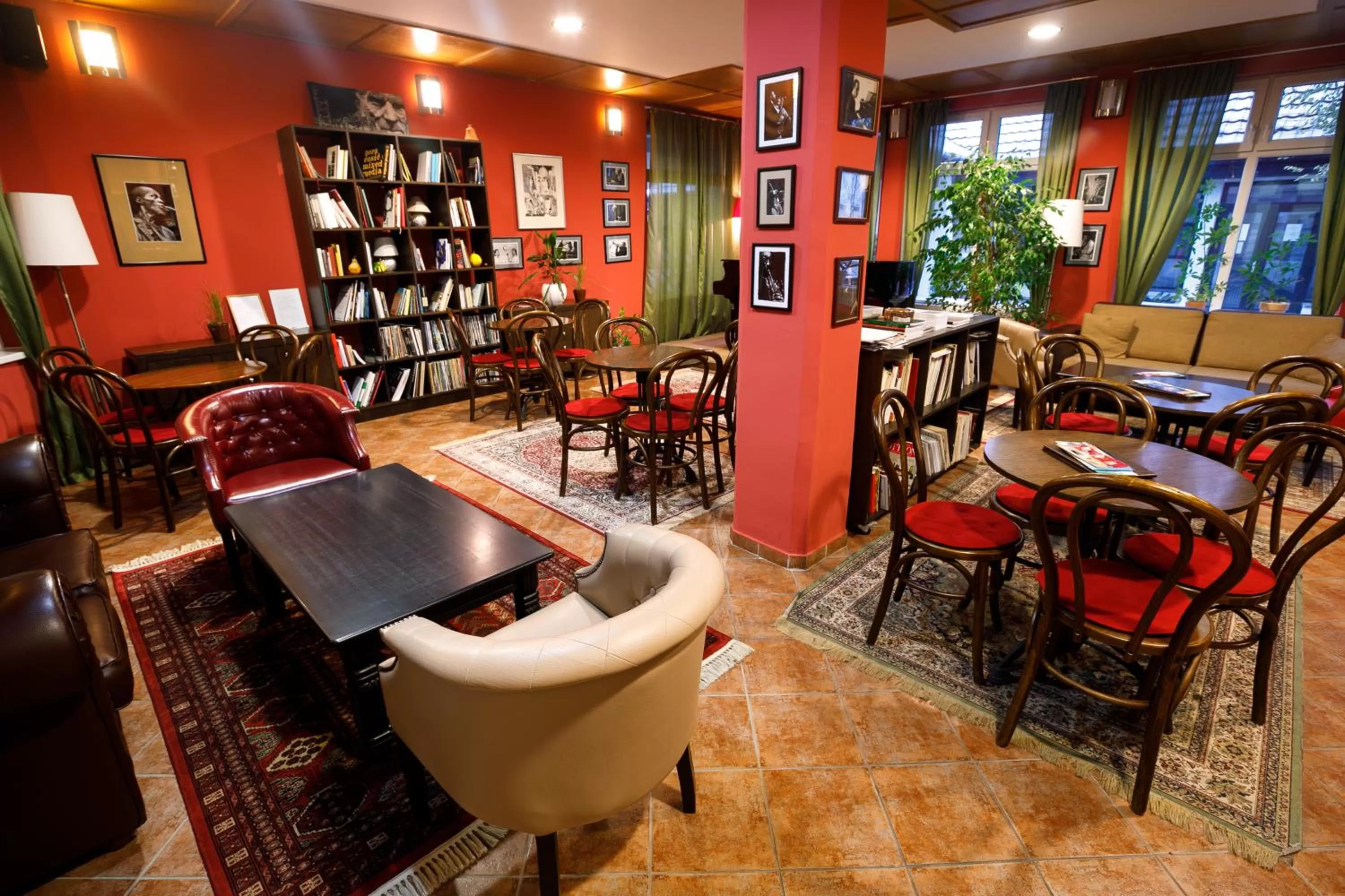 Decorative detail, Restaurant/Places to Eat in Art Garni Hotel